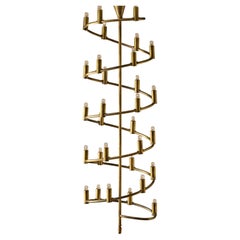 Coppia unica di grandi lampadari svedesi in ottone, anni 
60