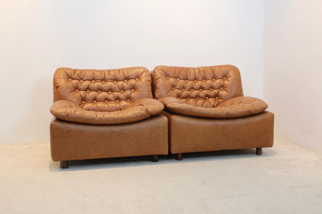 Unique Pair of Leolux Model 691 Lounge Chairs in Cognac Leather 1