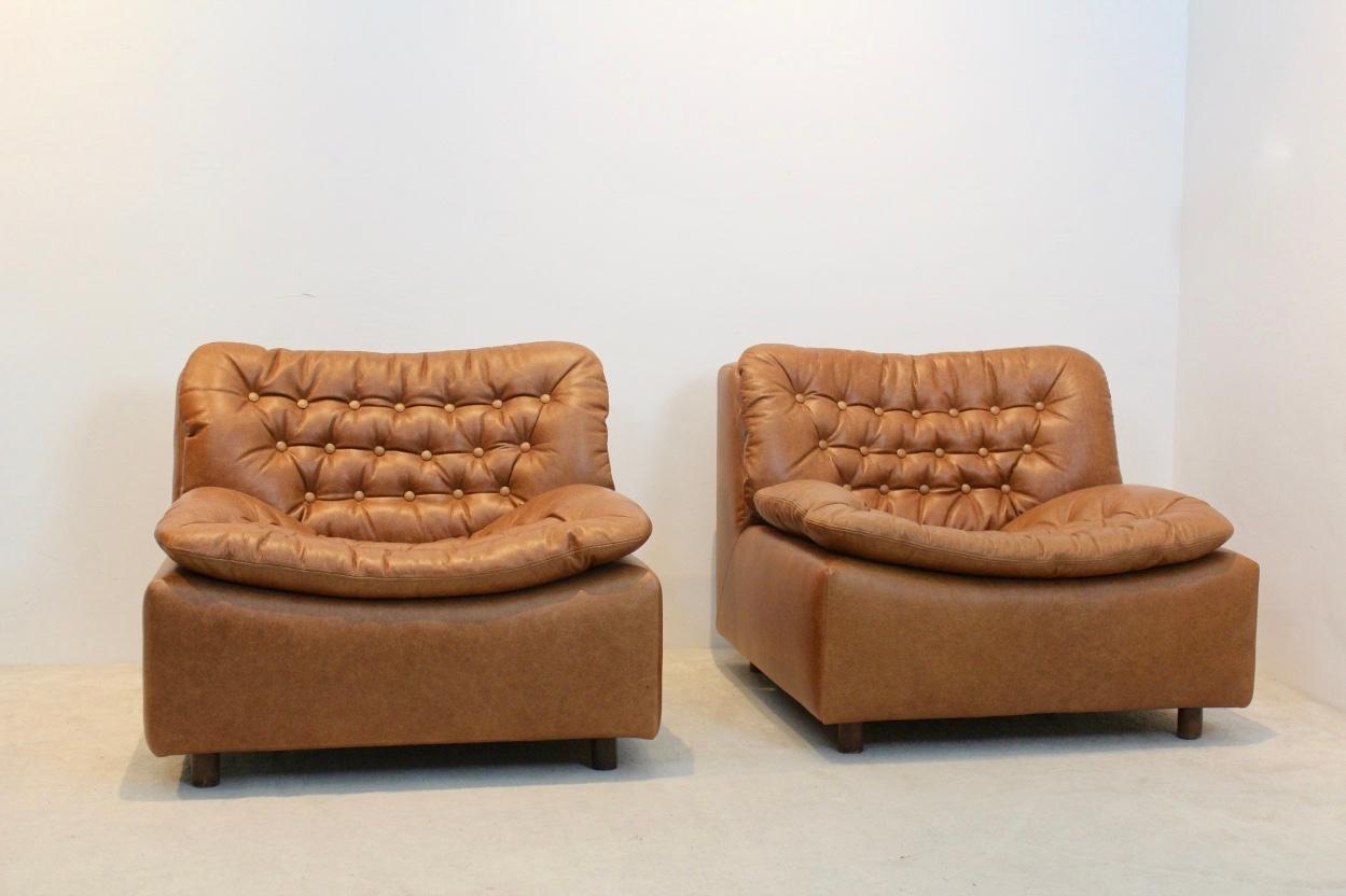 Unique Pair of Leolux Model 691 Lounge Chairs in Cognac Leather 2