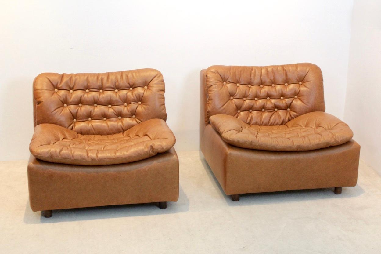 Unique Pair of Leolux Model 691 Lounge Chairs in Cognac Leather 3