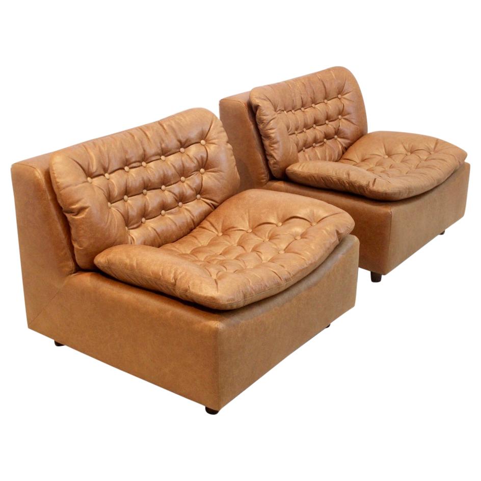 Unique Pair of Leolux Model 691 Lounge Chairs in Cognac Leather