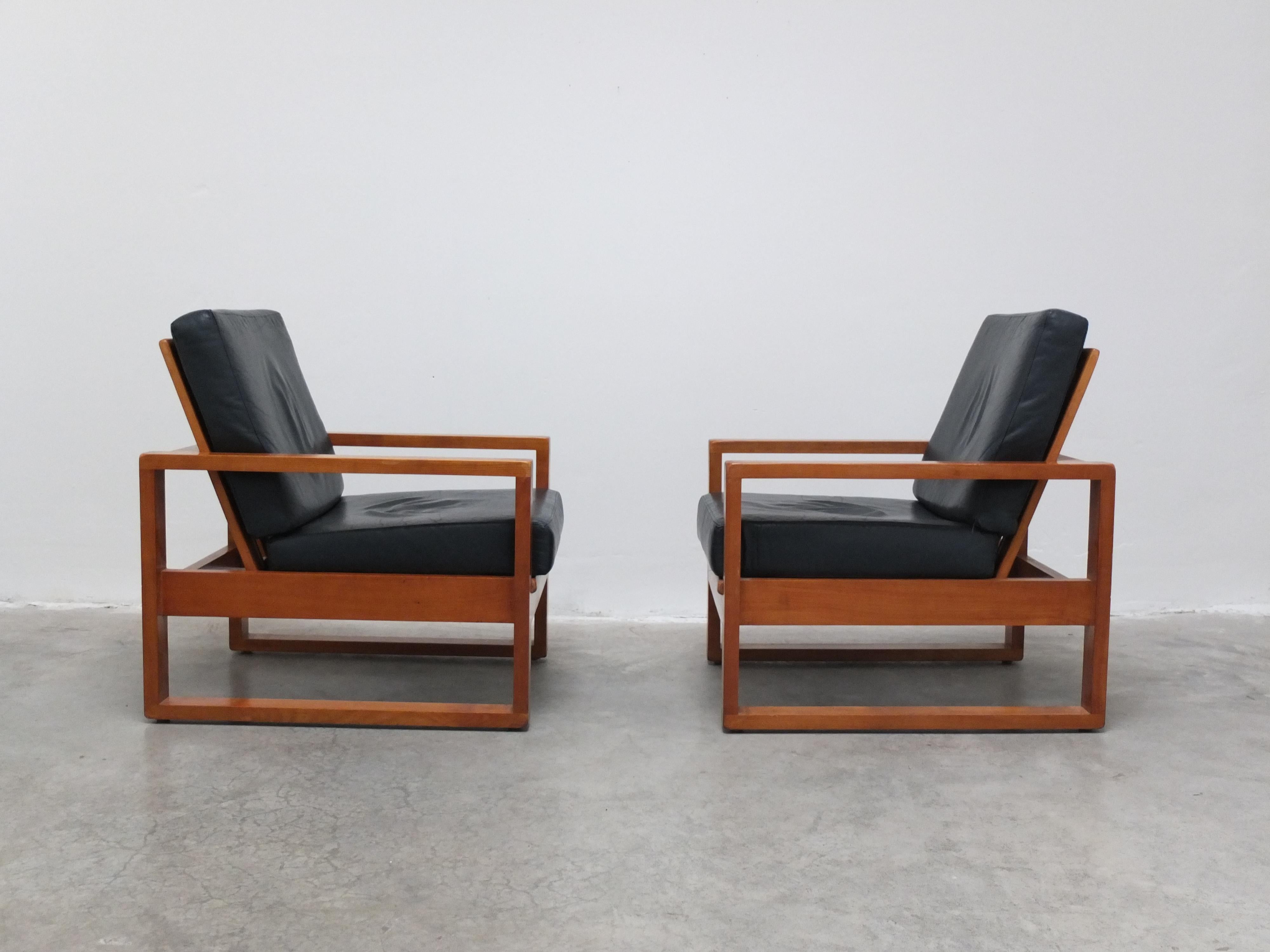 20th Century Unique Pair of Modernist Lounge Chairs by Van Den Berghe-Pauvers, 1960s For Sale