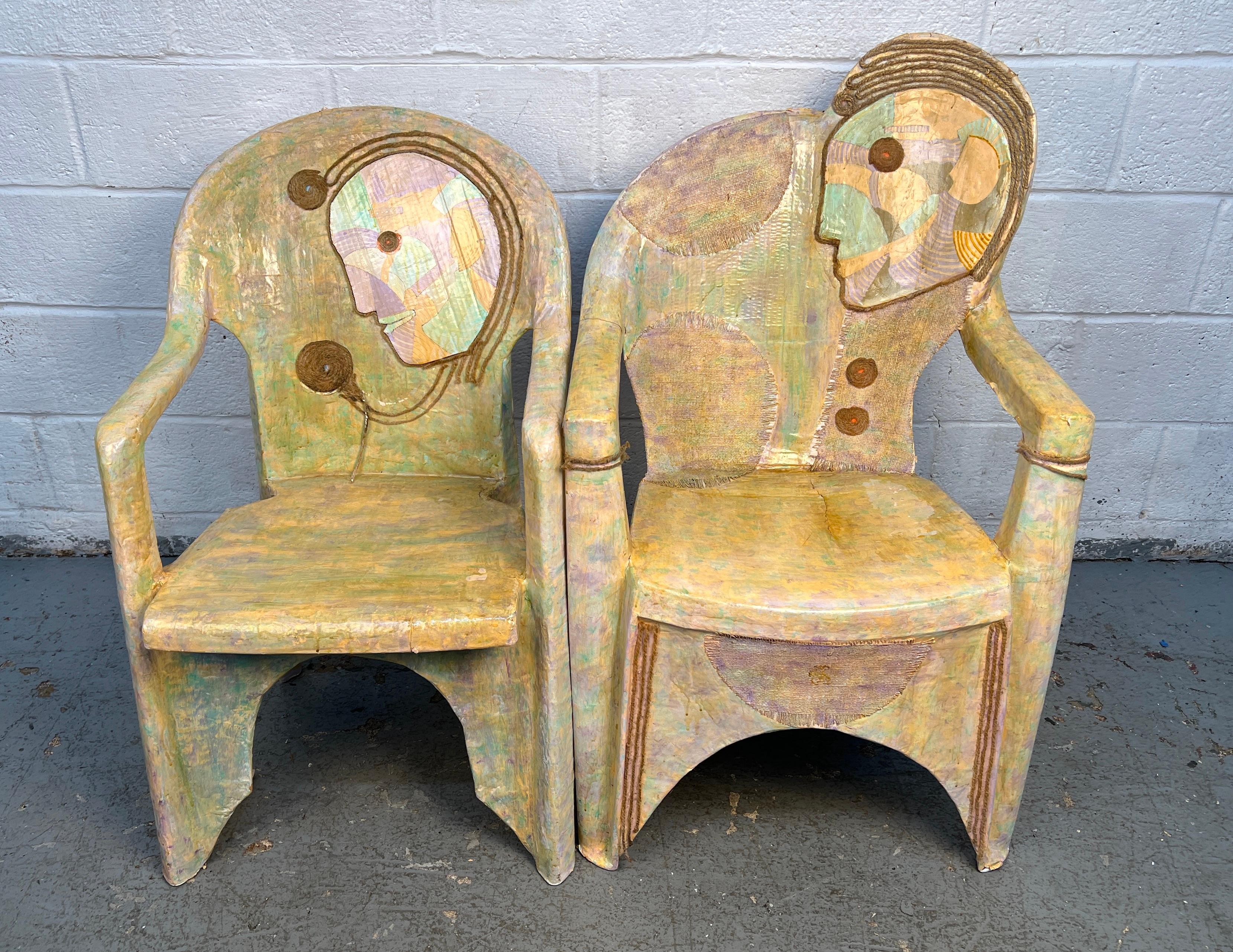 Einzigartiges Paar Pappmaché-Stühle (Moderne der Mitte des Jahrhunderts) im Angebot
