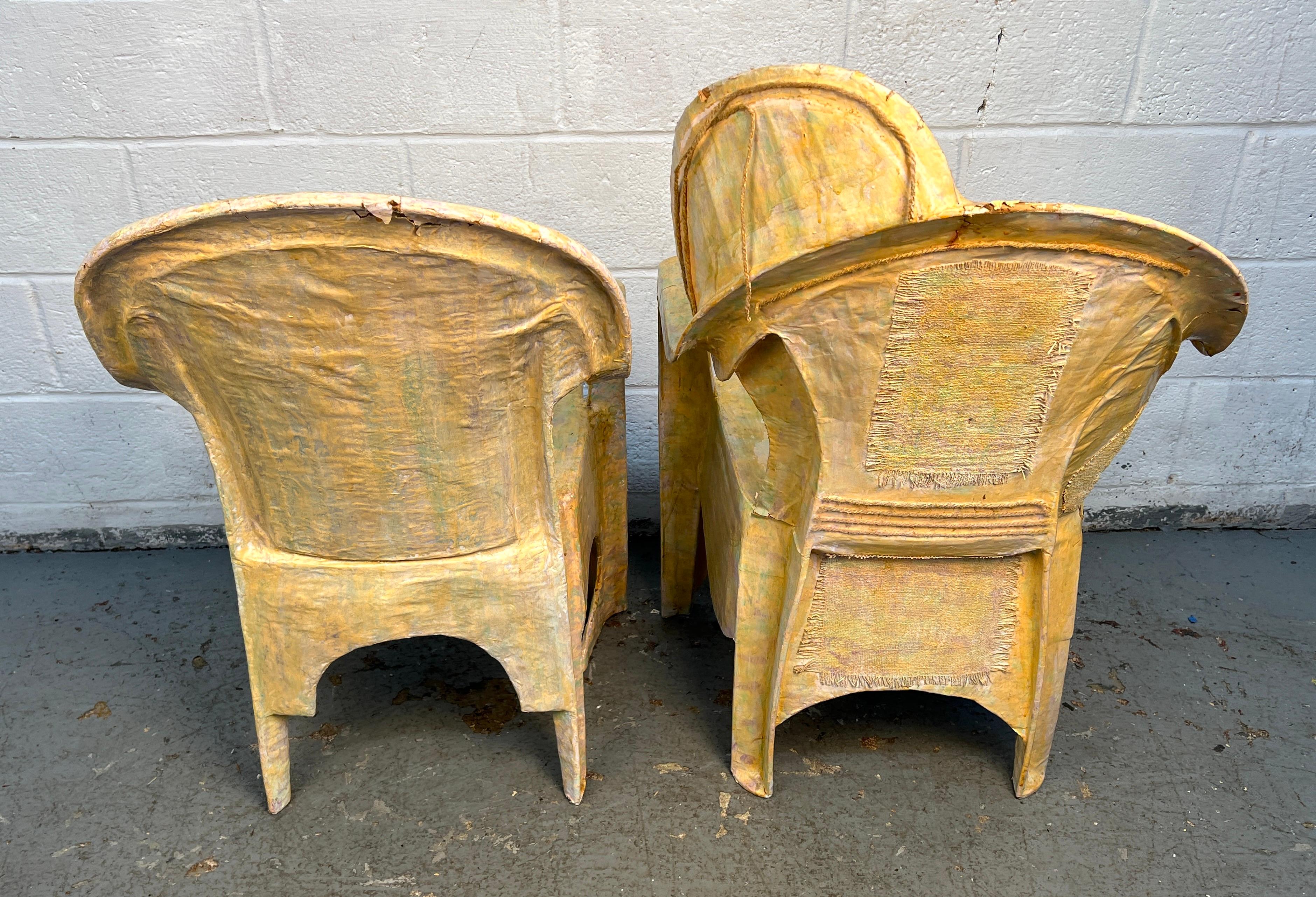 Einzigartiges Paar Pappmaché-Stühle (Papier) im Angebot