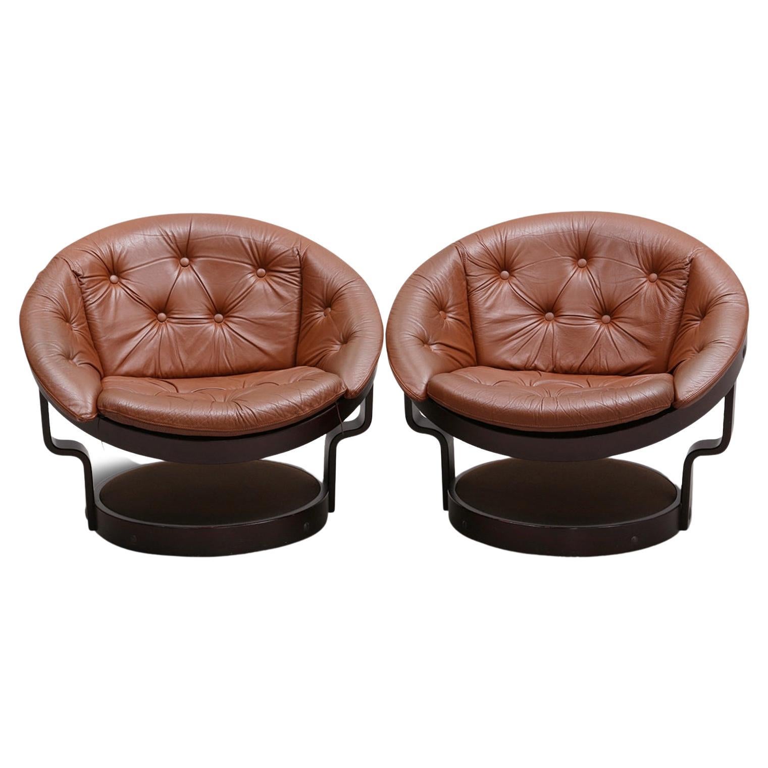 Unique Pair of Round Swivel Chairs by Søda Galvano For Sale at 1stDibs