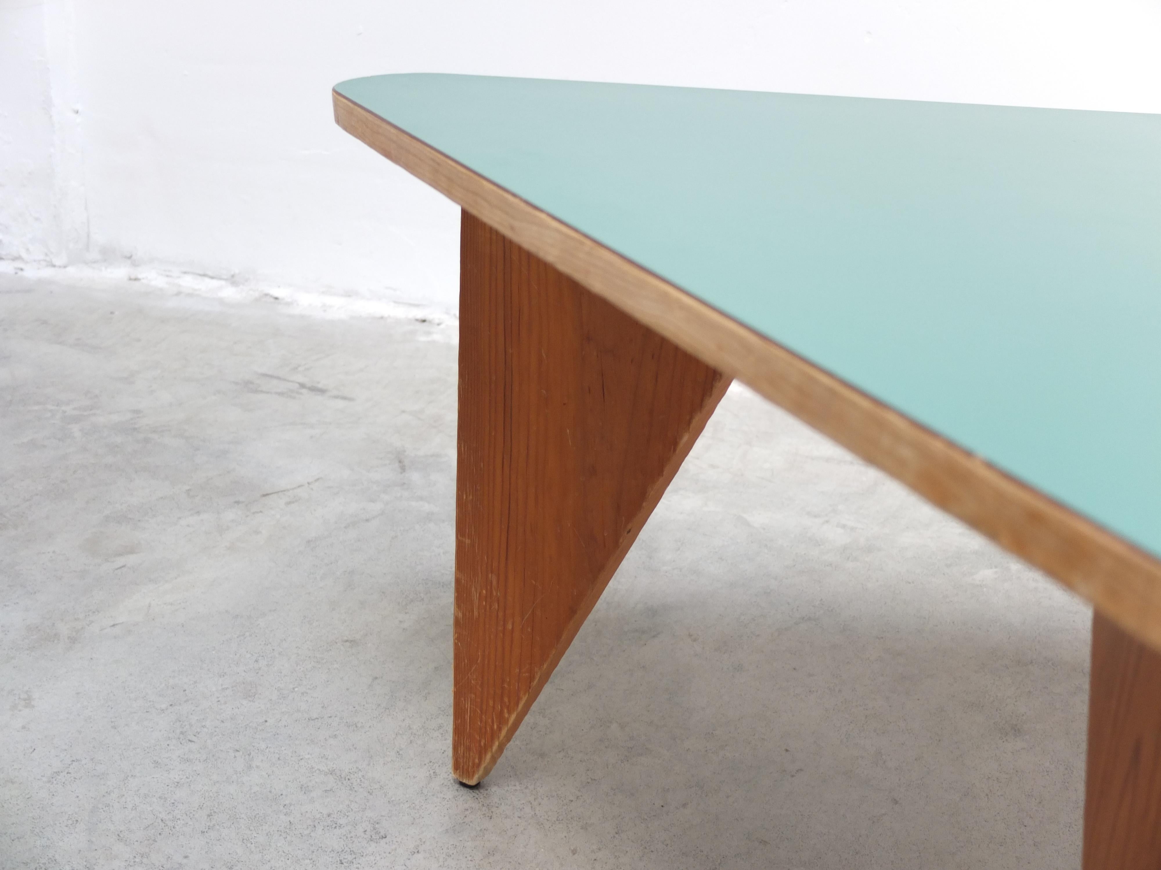 Unique Pair of Triangular Coffee or Side Tables, 1960s For Sale 4