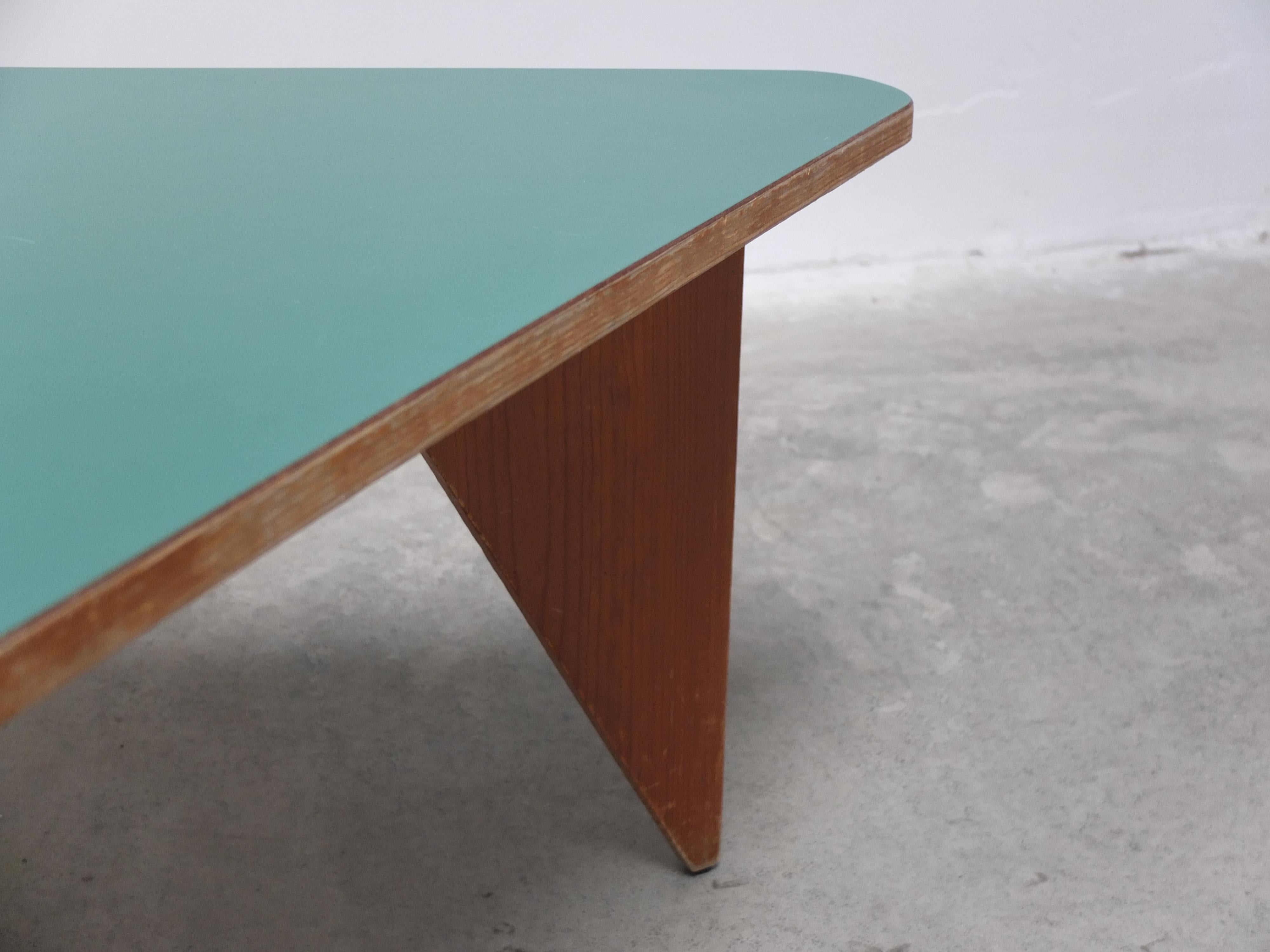 Unique Pair of Triangular Coffee or Side Tables, 1960s For Sale 5