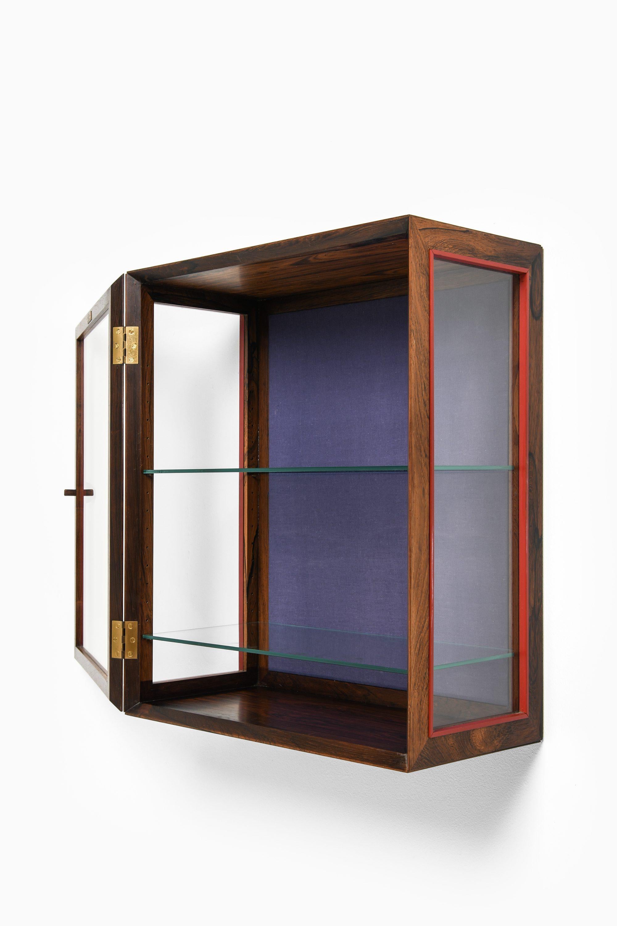 Late 20th Century Unique Pair of Wall Mounted Cabinets in Rosewood and Glass by Poul Østergaard For Sale