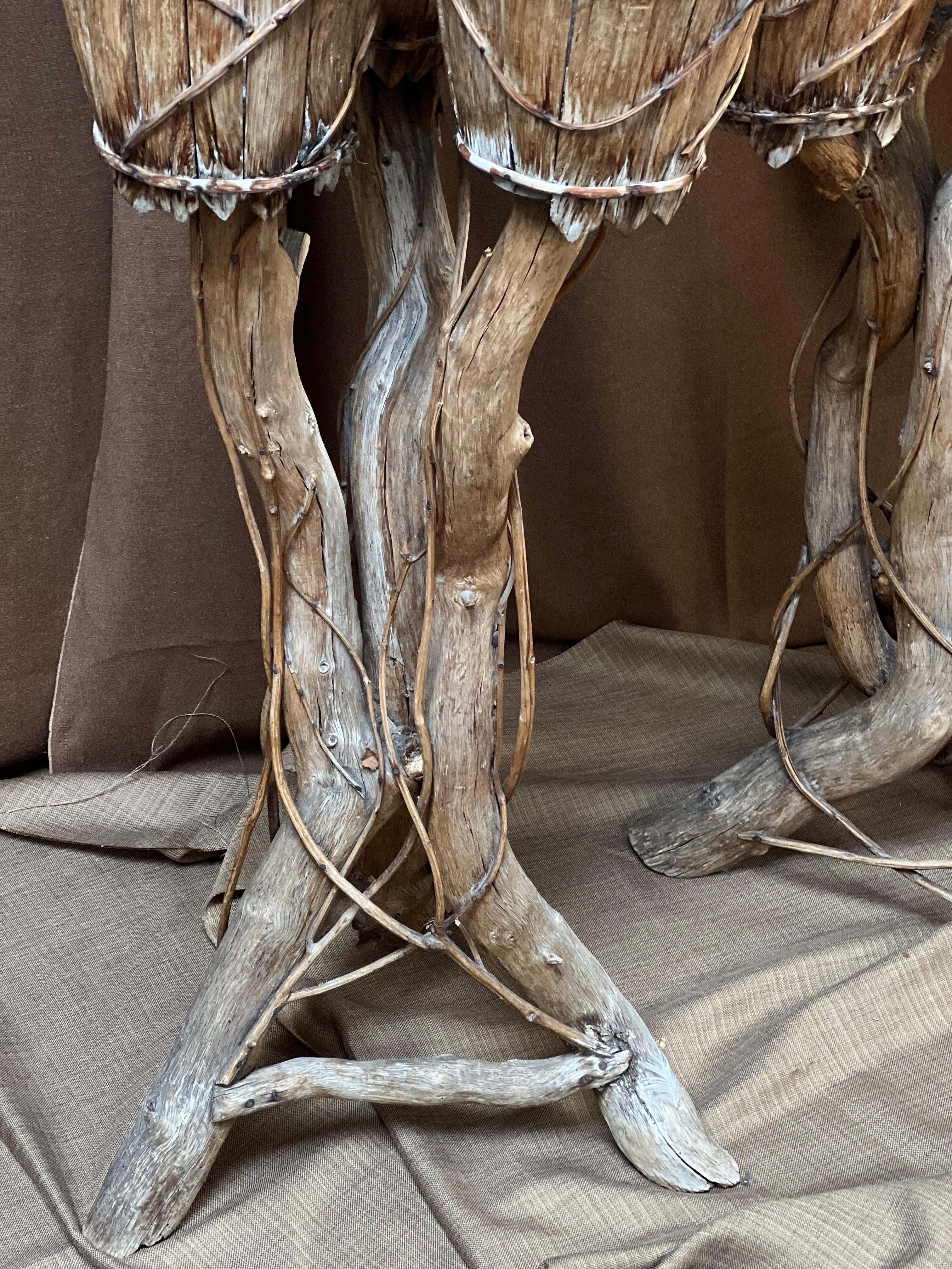 Pareja única de jardineras con pedestal de madera, Francia años 50 Hecho a mano en venta