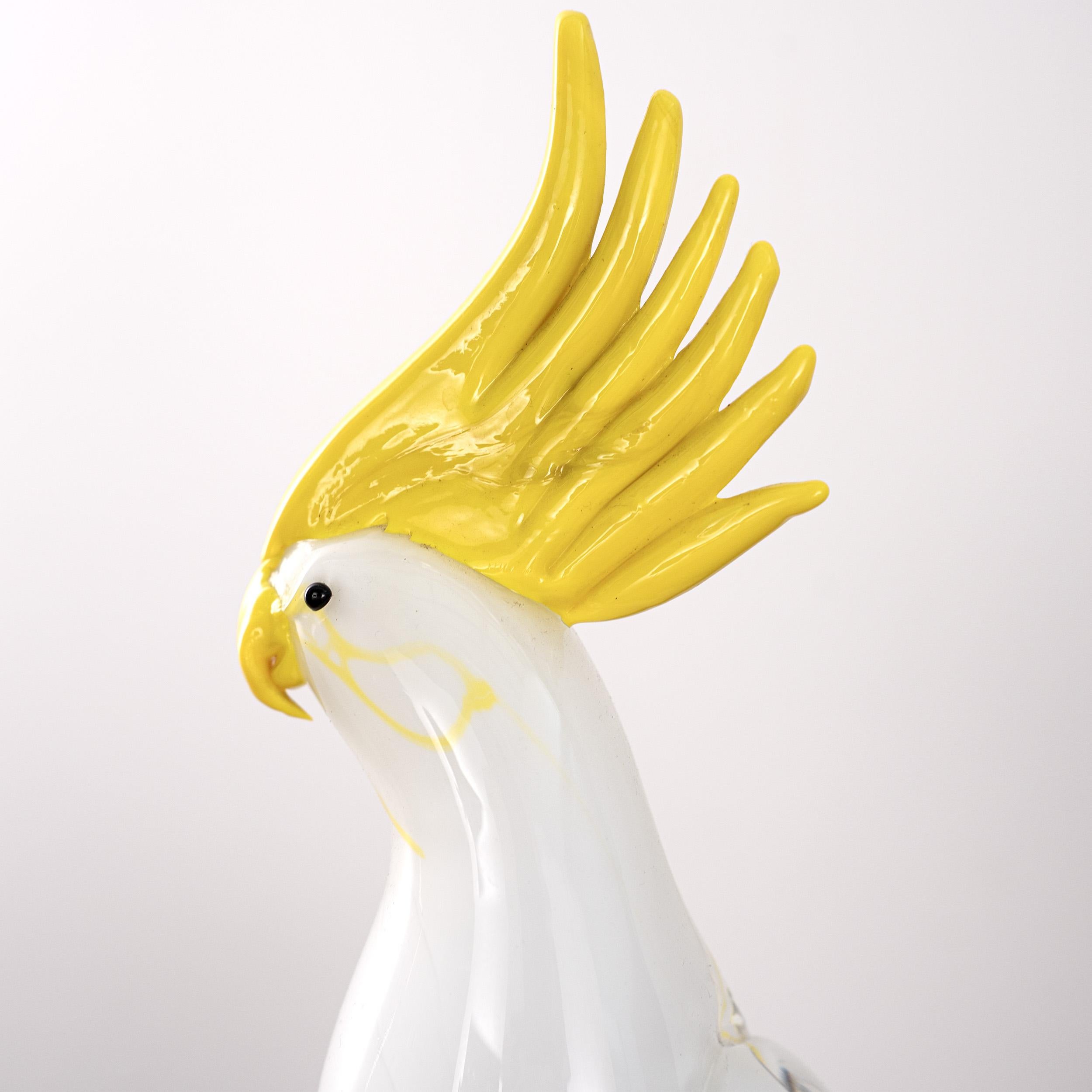 Scultura unica di pappagallo in vetro di Murano, vetro artistico giallo bianco di Formia Murano In condizioni buone in vendita a Venezia, IT