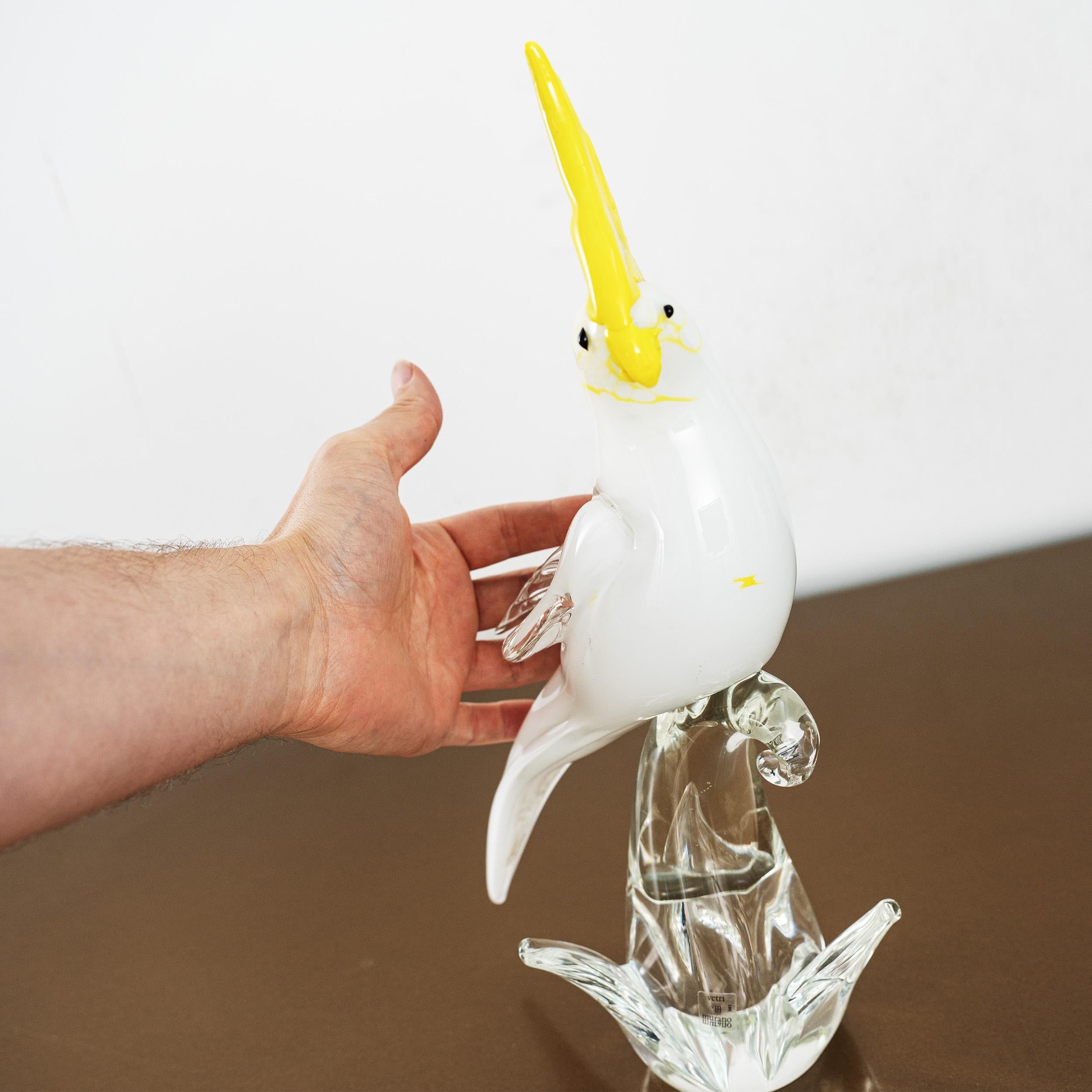 Scultura unica di pappagallo in vetro di Murano, vetro artistico giallo bianco di Formia Murano in vendita 1