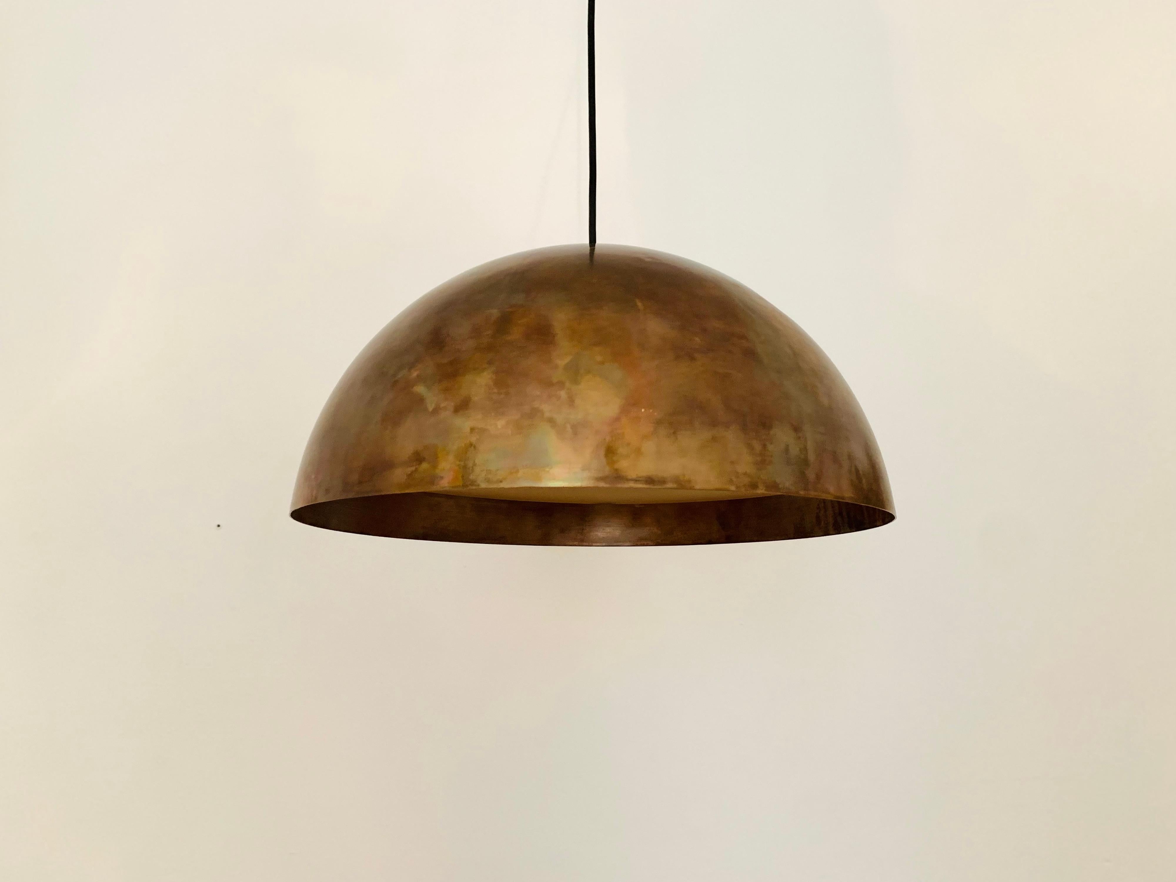Extremely beautifully patinated copper pendant lamp from the 1960s.
High quality workmanship and extremely beautiful design.
An enrichment for every home and a unique piece.
A cozy lighting mood arises.

Manufacturer: Beisl

Condition:

Very good