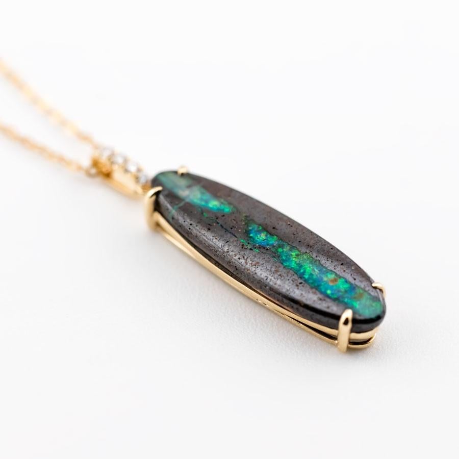Collana con ciondolo Boulder Opal Diamond dal motivo unico in oro giallo 18 carati In condizioni Nuovo in vendita a Suwanee, GA