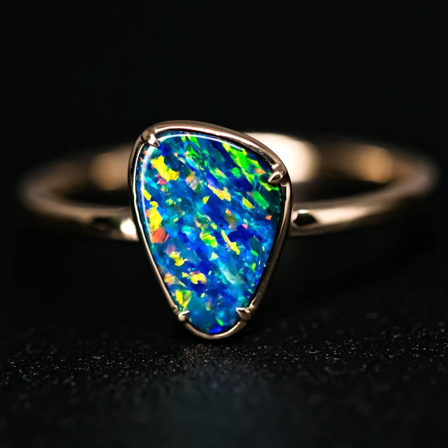 Unique Pattern Doublet Opal Engagement Ring 18K Yellow Gold In New Condition In Suwanee, GA