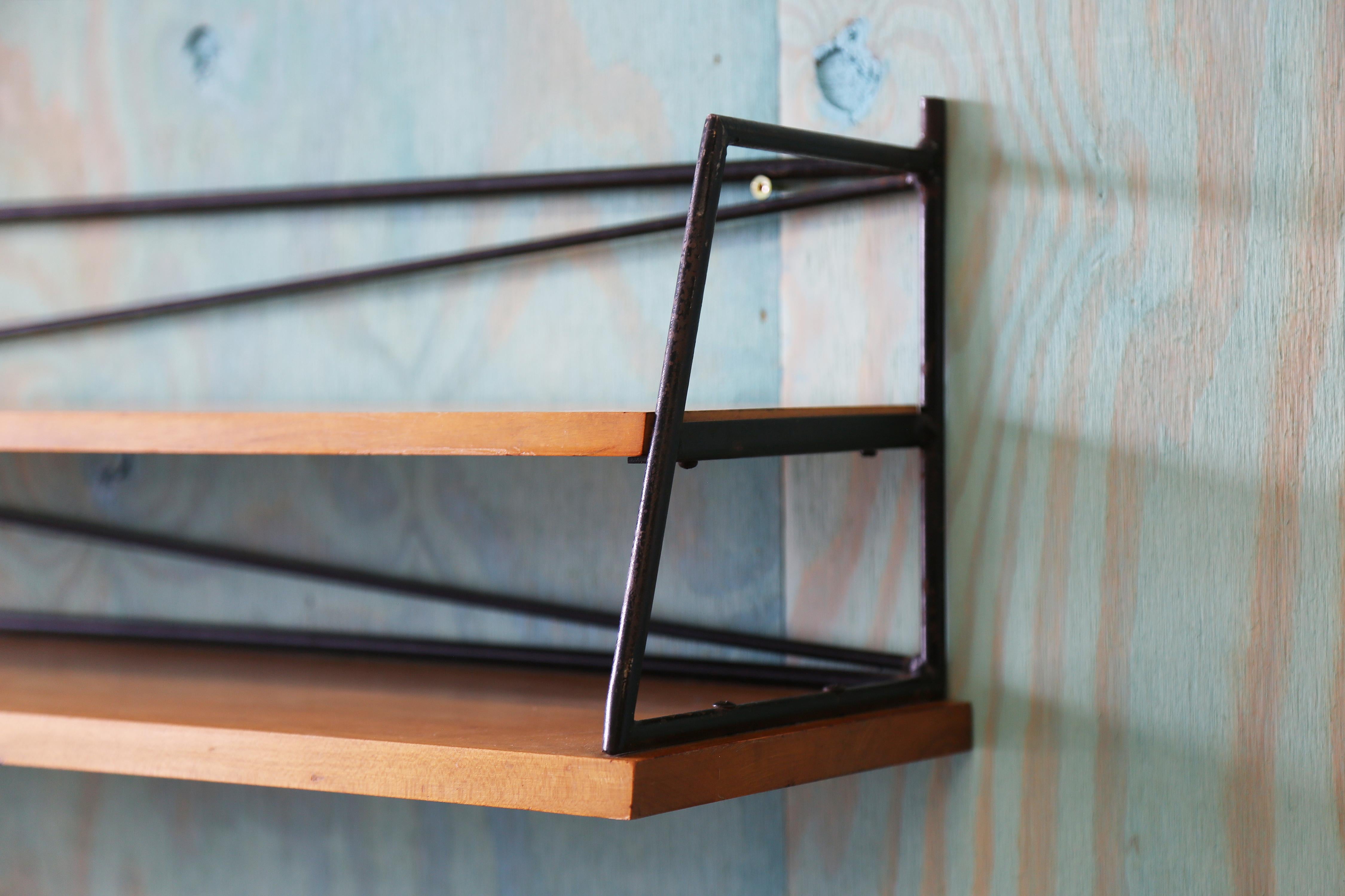 Mid-Century Modern Unique Paul McCobb Black Wrought Iron and Maple Floating Shelf, c. 1950s For Sale