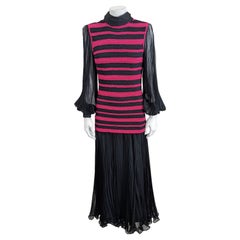 Einzigartiges gehäkeltes und plissiertes Kleid aus Seidenchiffon von Paule Nelson, Italien.
