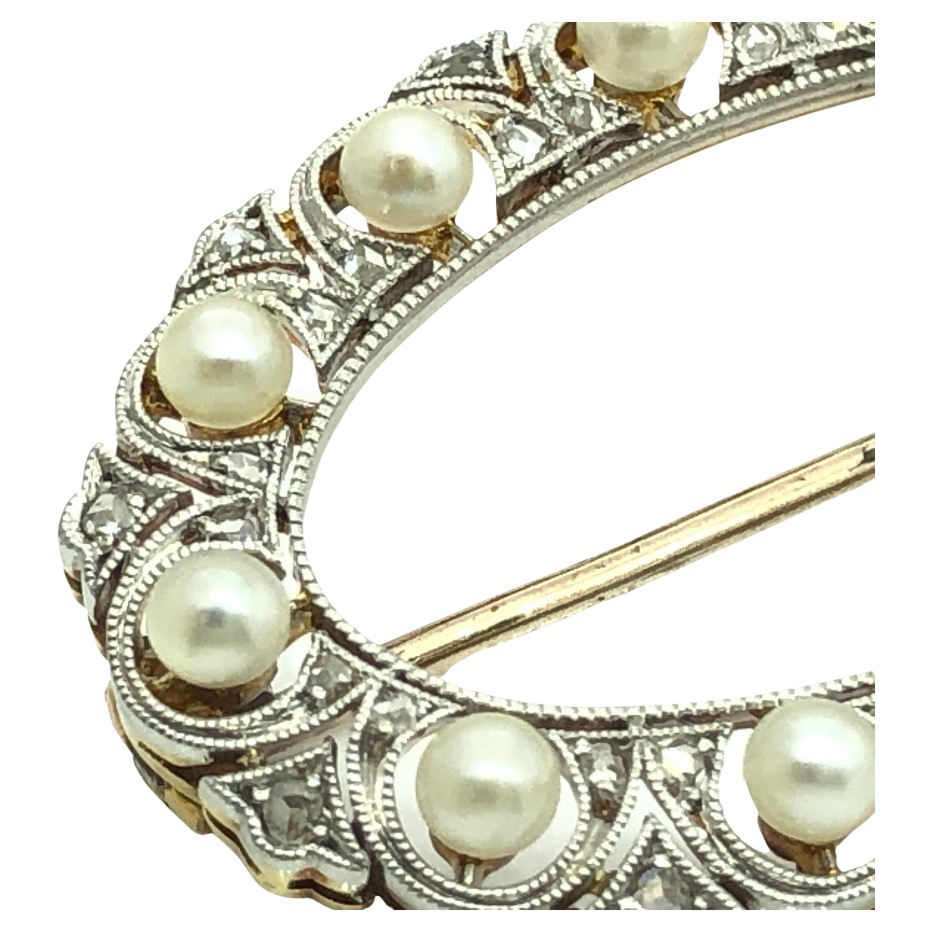 Unique Pearl and Diamond Brooch Set in Platinum For Sale 1