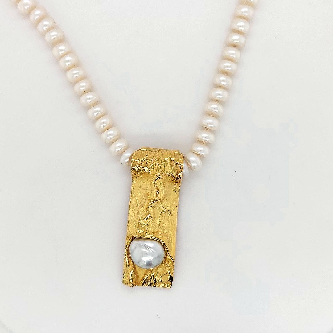 Unique Pearl Necklace 18 Karat Gold Pearl Pendant by Jean-pierre de Saedeleer For Sale 4