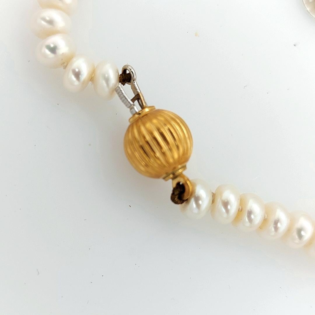 Unique Pearl Necklace 18 Karat Gold Pearl Pendant by Jean-pierre de Saedeleer For Sale 5