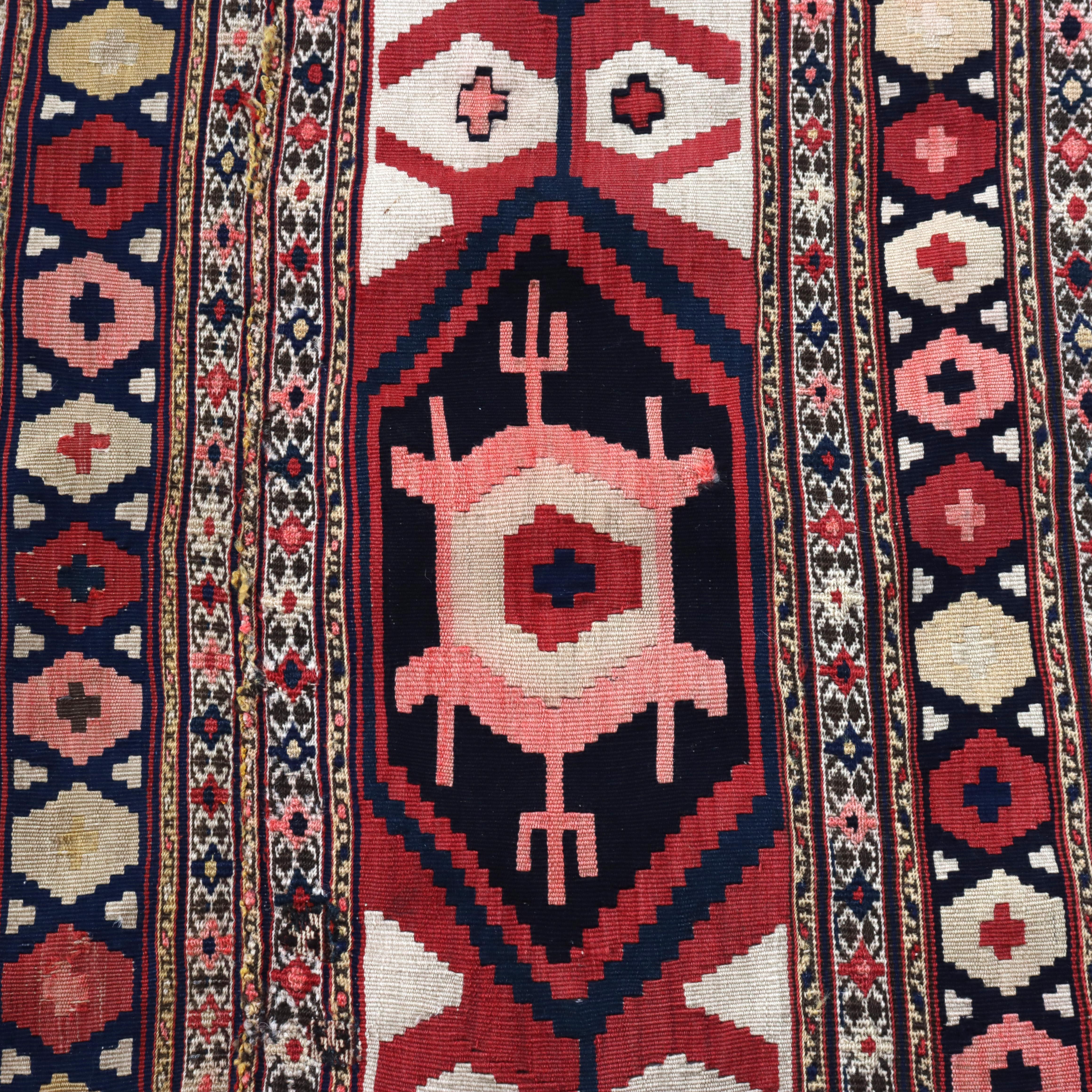 Einzigartiger persischer Kilim-Wollteppich C1930
Maße: 49