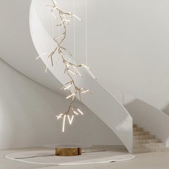 Lampadario scultoreo in ottone di Morghen Studio, unico nel suo genere, simile a un ramo.