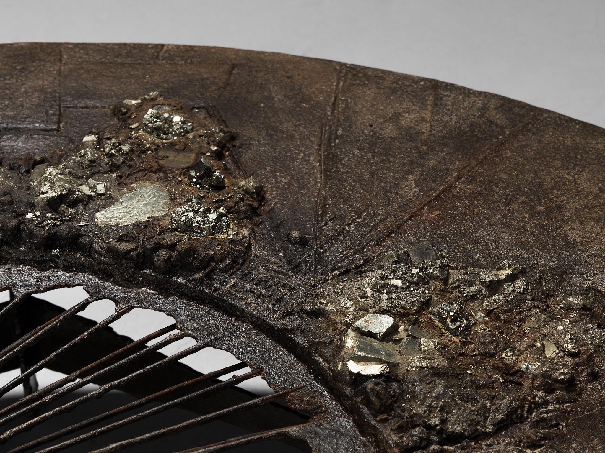 Einzigartiger handgefertigter Couchtisch aus Pyrit und Ammonit von Pia Manu  im Angebot 3