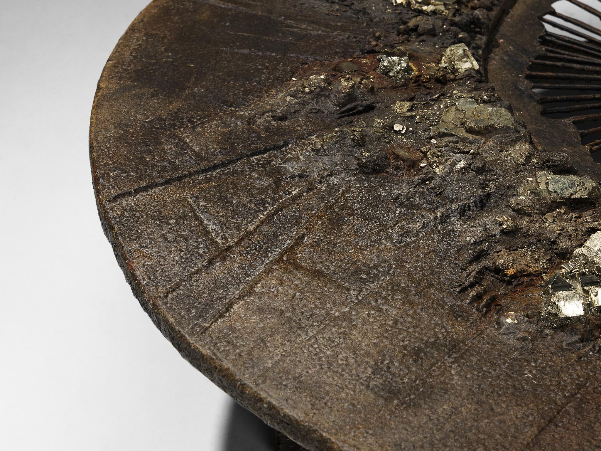 Einzigartiger handgefertigter Couchtisch aus Pyrit und Ammonit von Pia Manu  im Angebot 1
