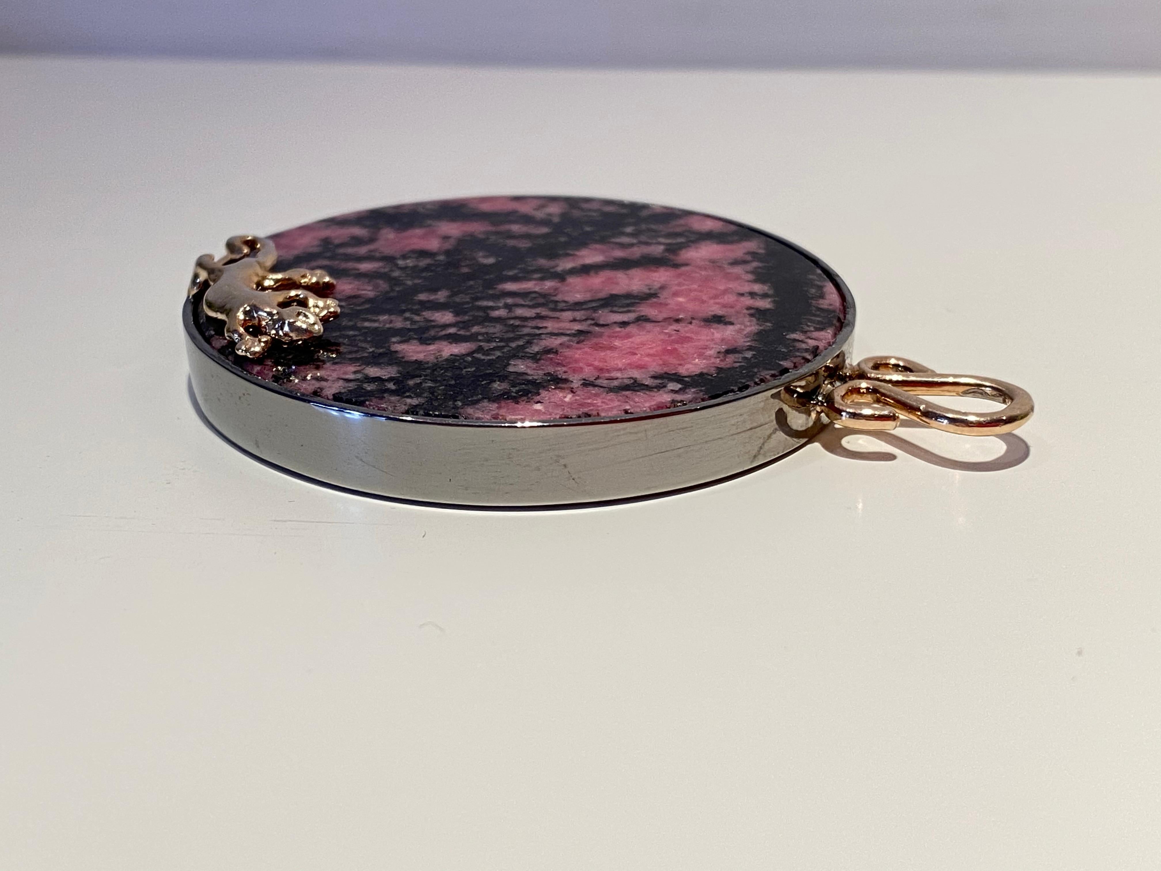 Unique Piece Gold Silver Pink and Black Gecko Pendent Silk Necklace For Sale 3