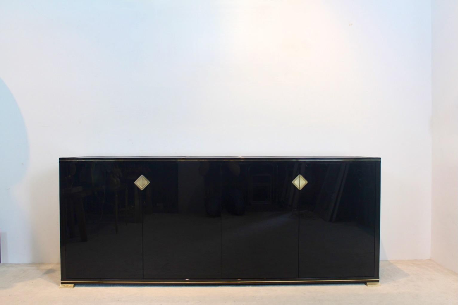 Hollywood Regency Credenza francese unica Pierre Vandel Paris laccata nera