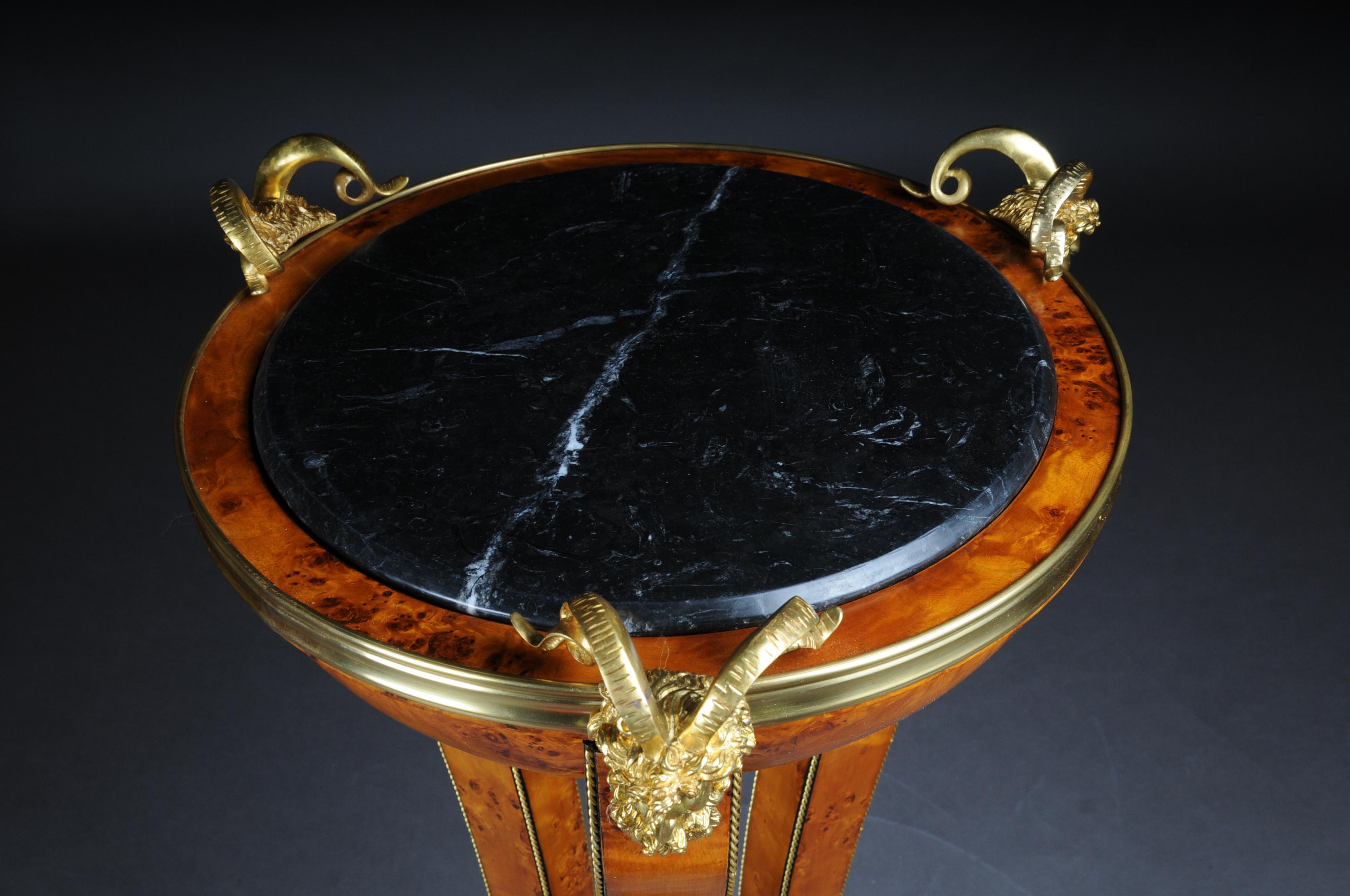 Placage Pillar ou piédestal unique de style Empire en vente