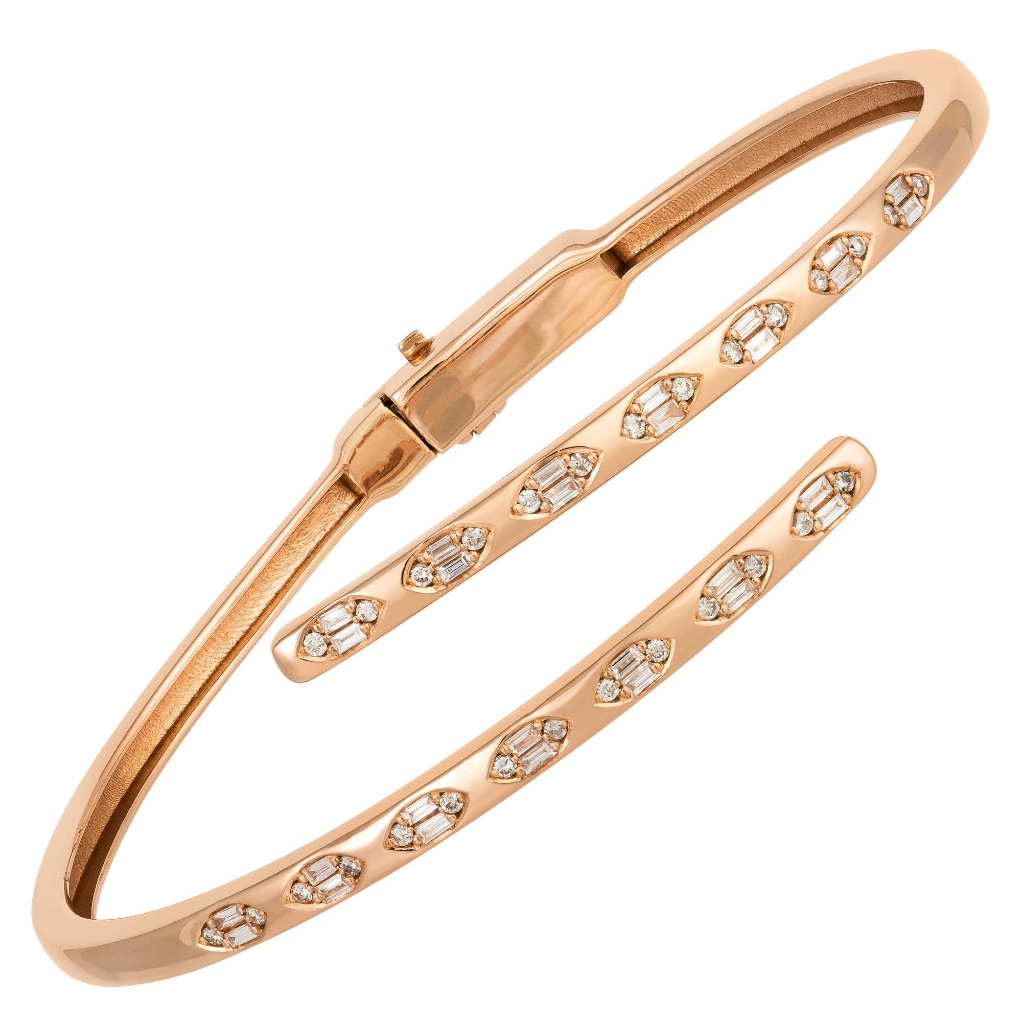 Modern Unique Pink Gold 18K Bracelet Diamond for Her For Sale