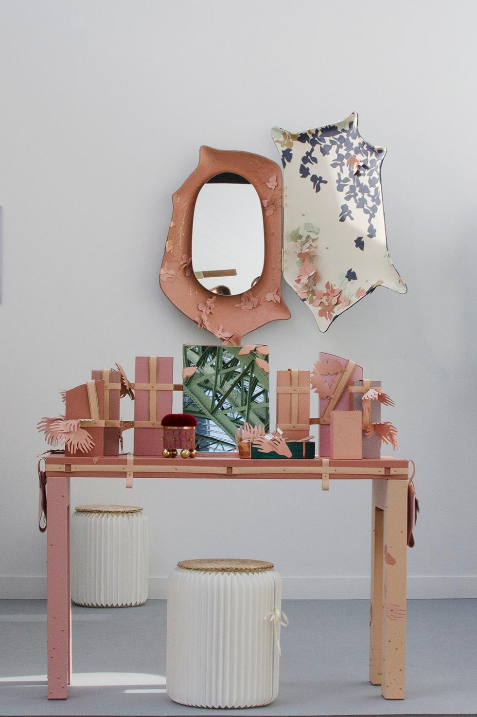 One of a kind Artist Rose Pink Leather Vanity and Mirror, France In New Condition For Sale In Paris, FR