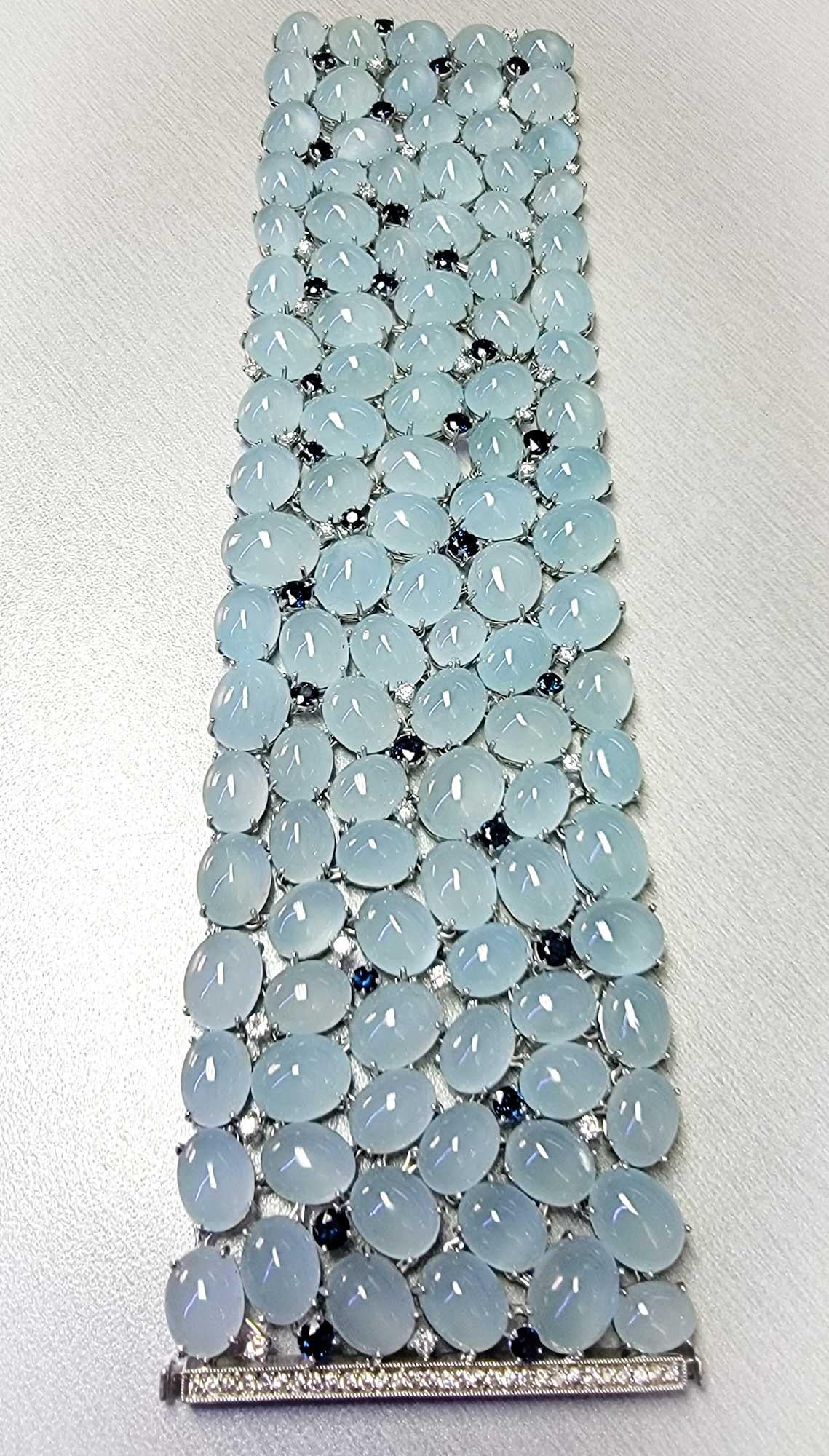 Round Cut Unique Platinum Bracelet with 266.6 Carats Aquamarine, Sapphires and Diamonds