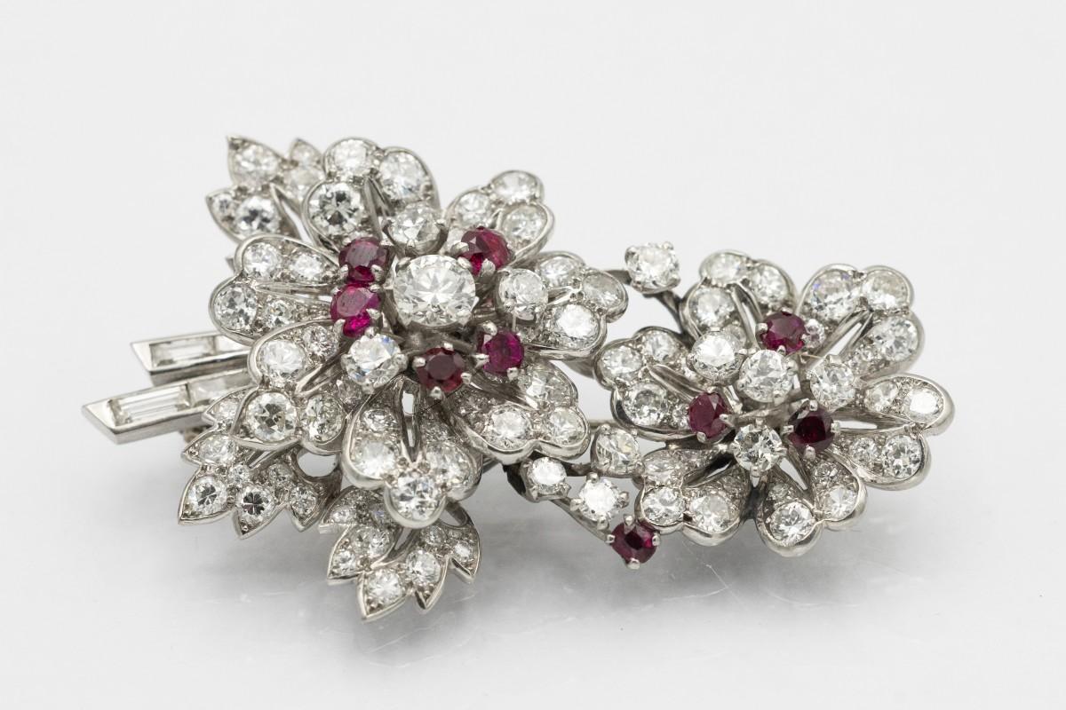 Women's Unique platinum brooch with rubies and diamonds 9.54ct. For Sale
