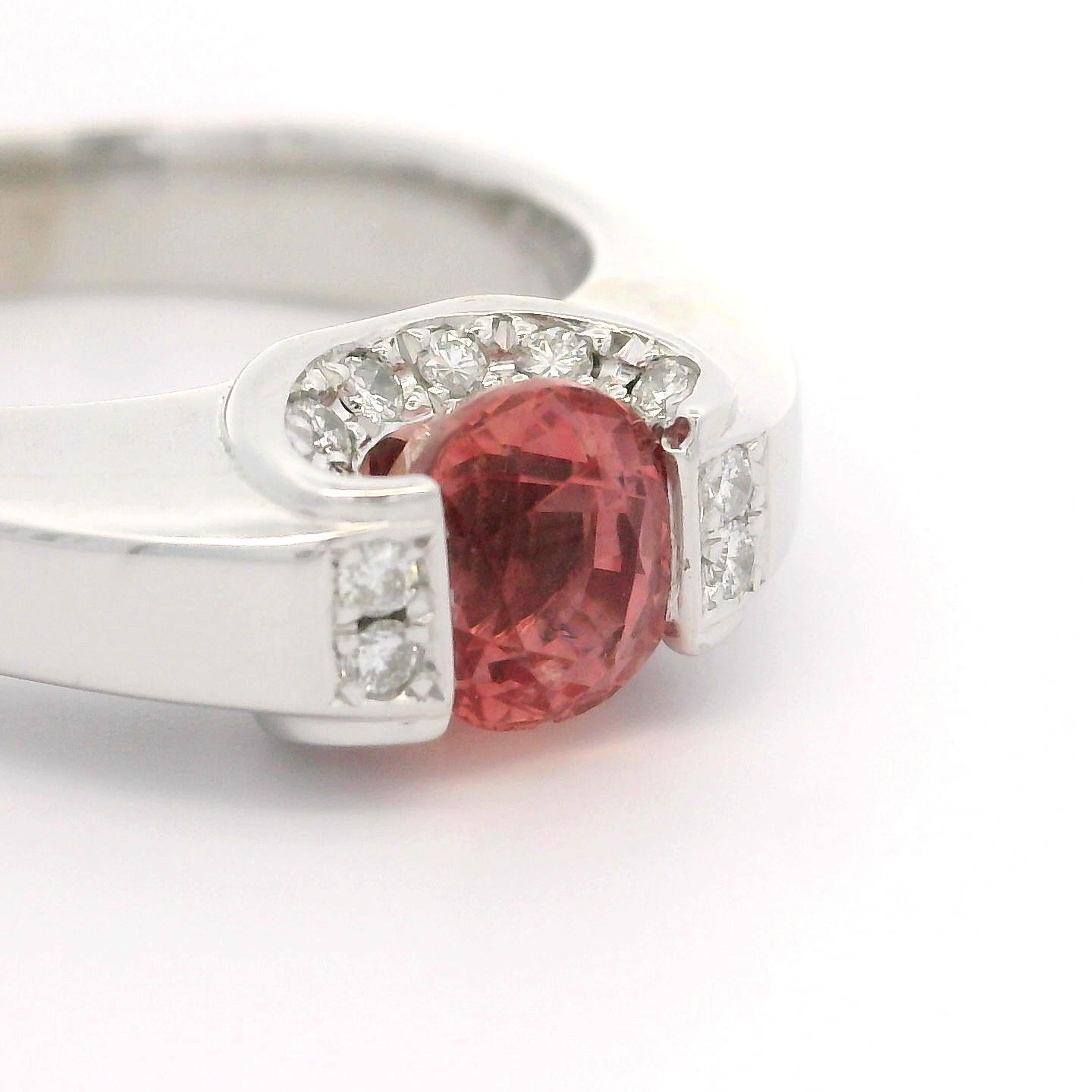 Unico anello in platino GIA con zaffiro rosa padparadscha e diamanti da 1,31 ct. in vendita 5