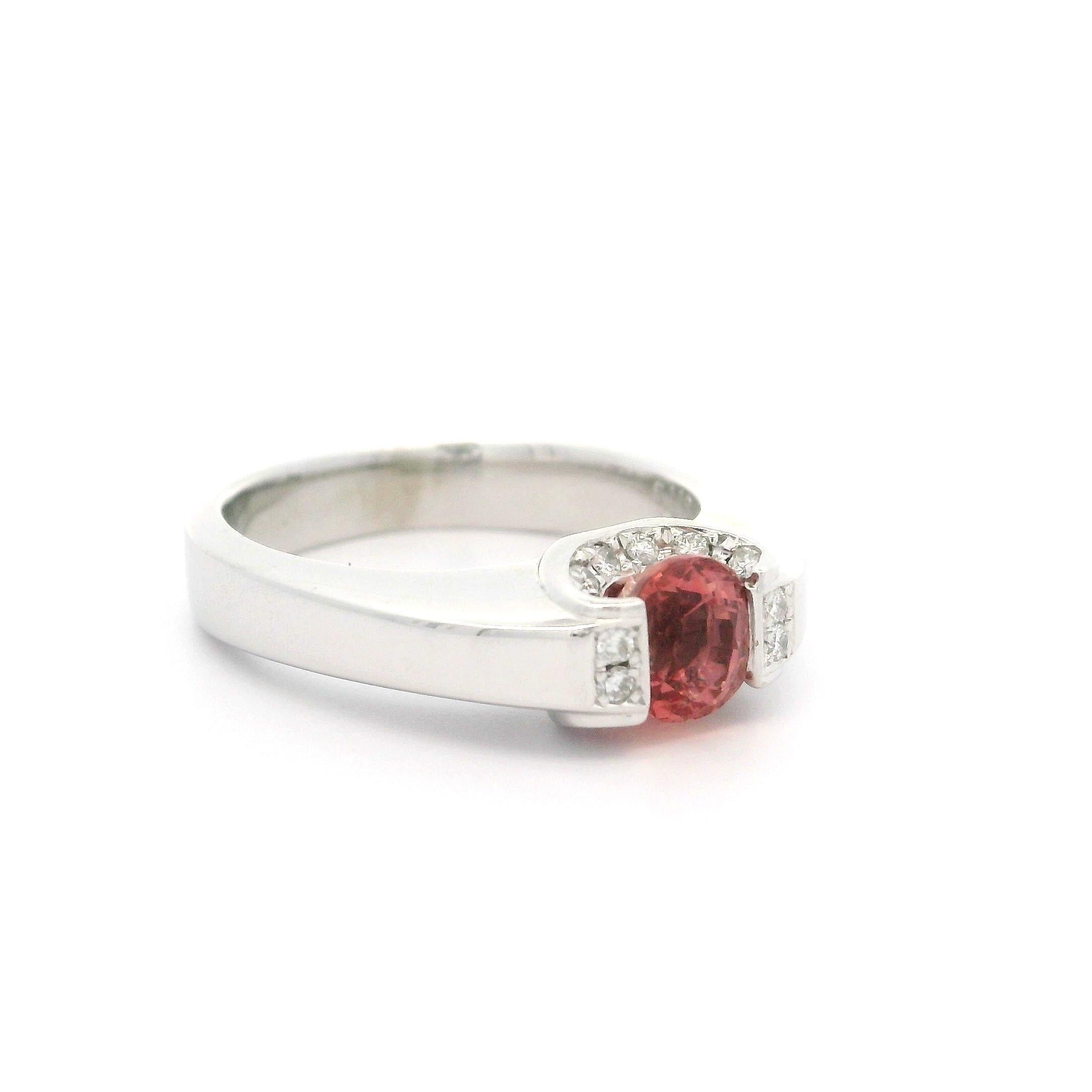Unico anello in platino GIA con zaffiro rosa padparadscha e diamanti da 1,31 ct. in vendita 3