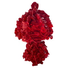 Lampe de bureau en céramique plissée rouge unique de Joseph Algieri