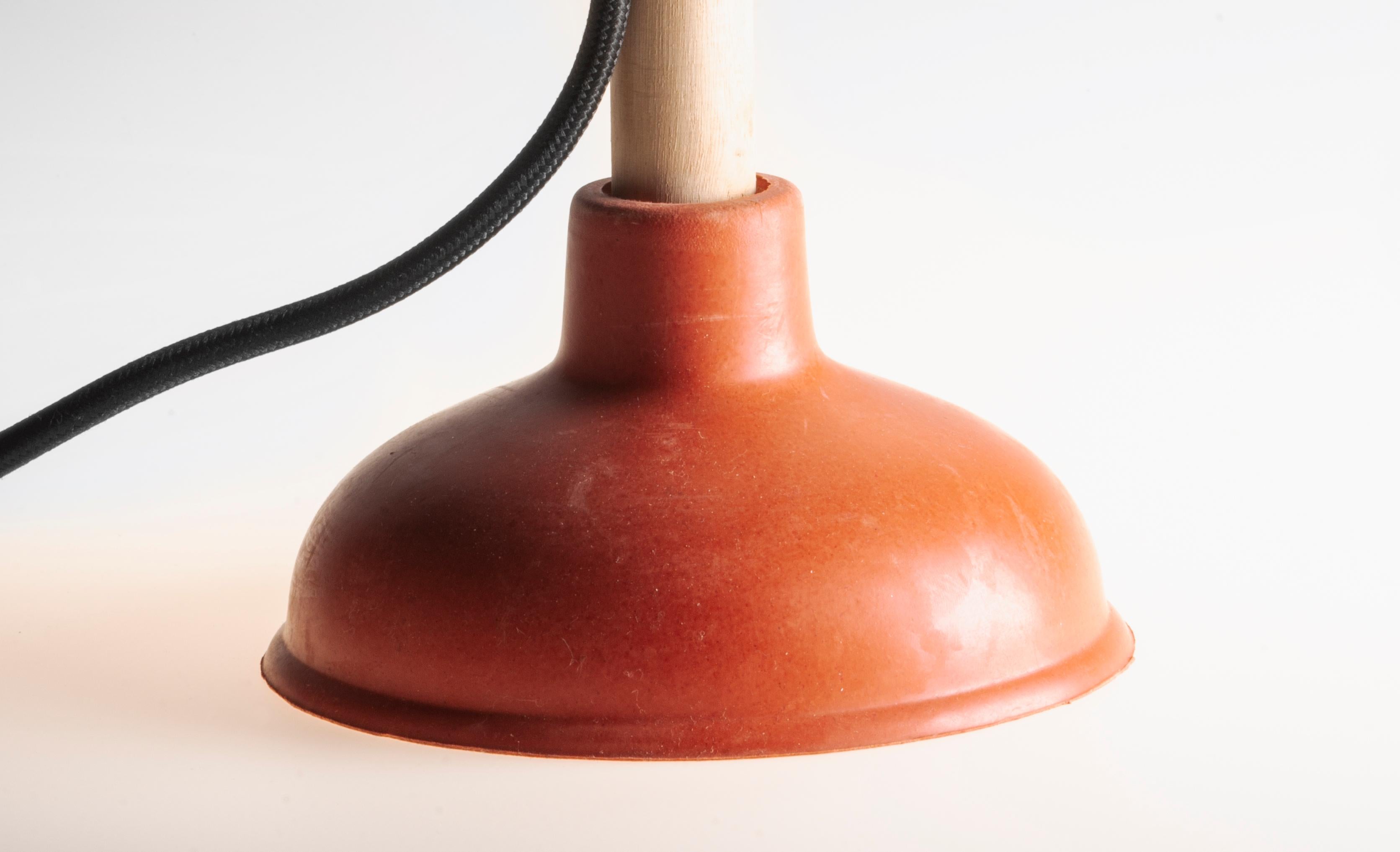 Einzigartige weiße Tischlampe von Josep Maynou, handgefertigt (Spanisch) im Angebot