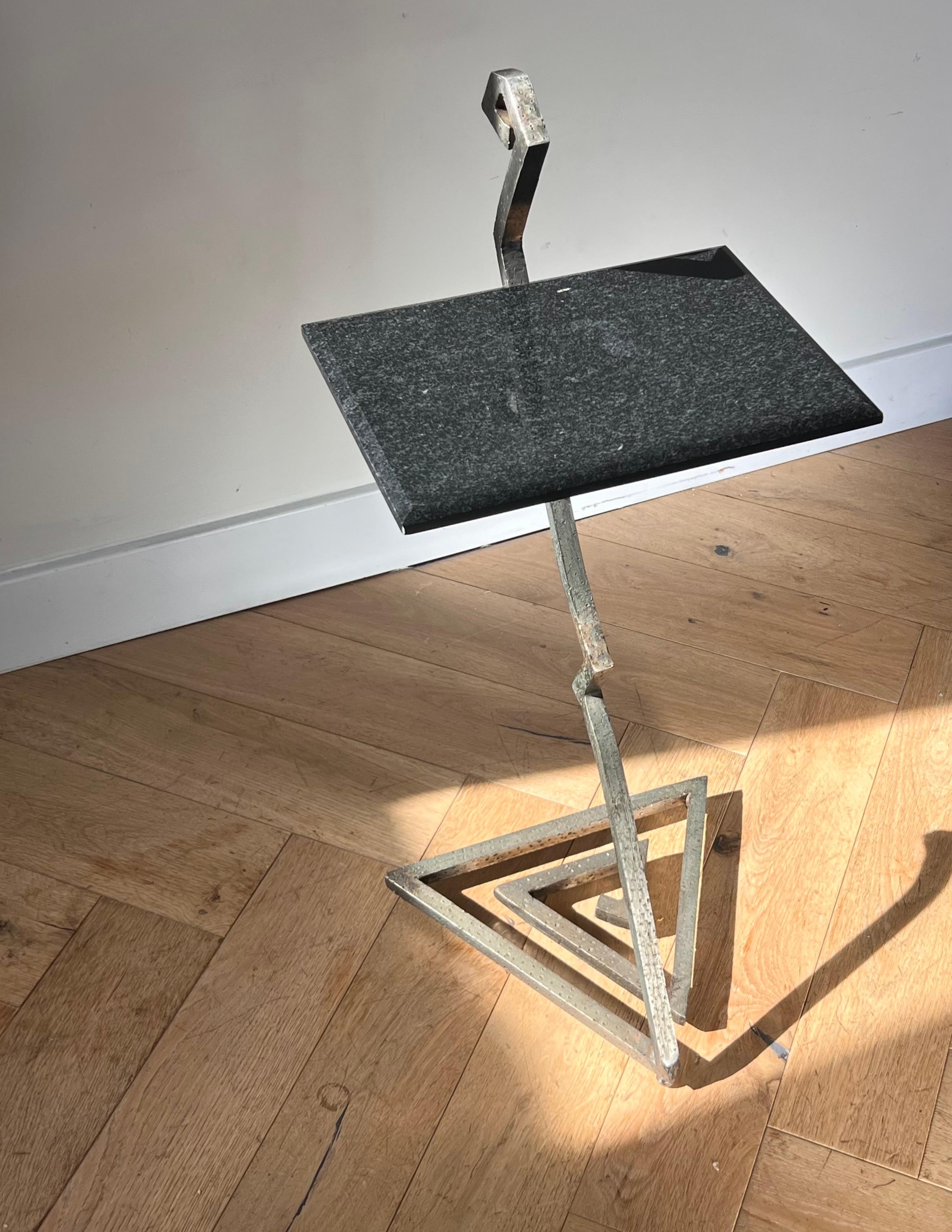 Unique Postmodern zigzag granite and steel side table, late 20th century  For Sale 1