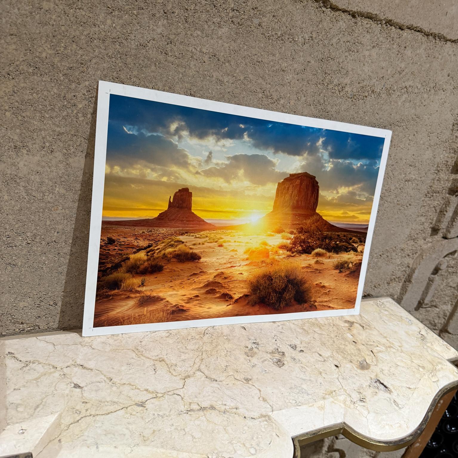 Organique Photographie couleur professionnelle unique d'un coucher de soleil dans l'Utah en vente