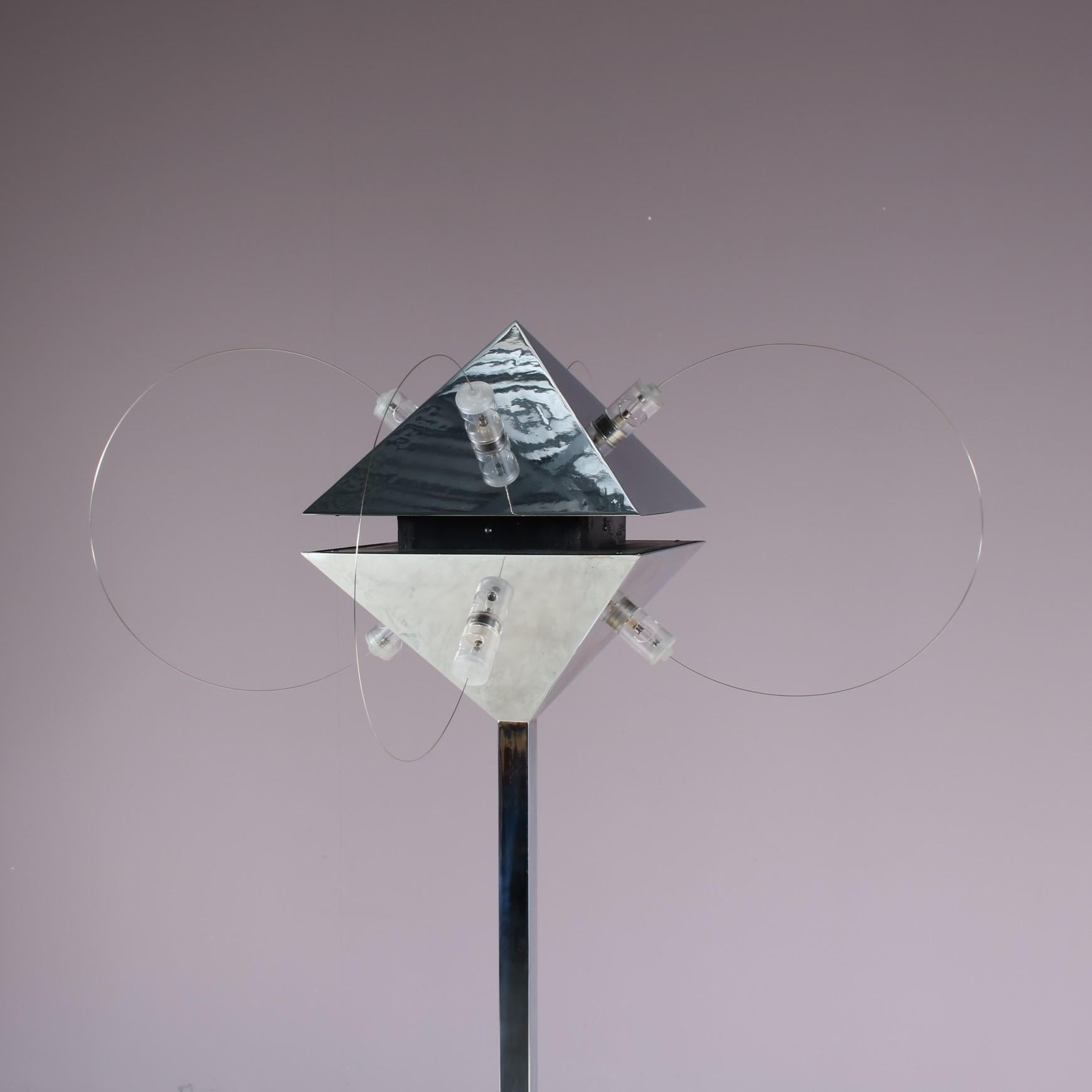 Einzigartige Prototyp B.T. Stehlampe von Studio A.R.D.I.T.I.T.I., Italien 1973 (Moderne der Mitte des Jahrhunderts) im Angebot