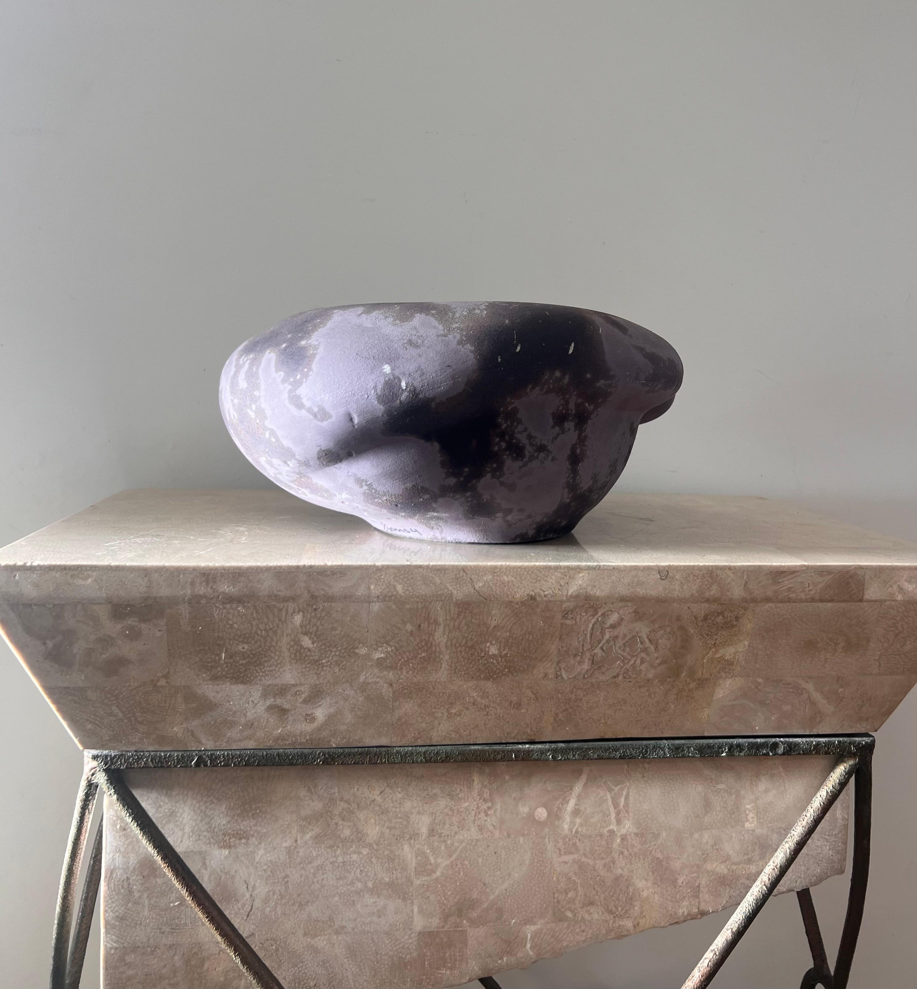 Unique raku ceramic pottery by Tony Evans in lavender, signed, 21st century  For Sale 7