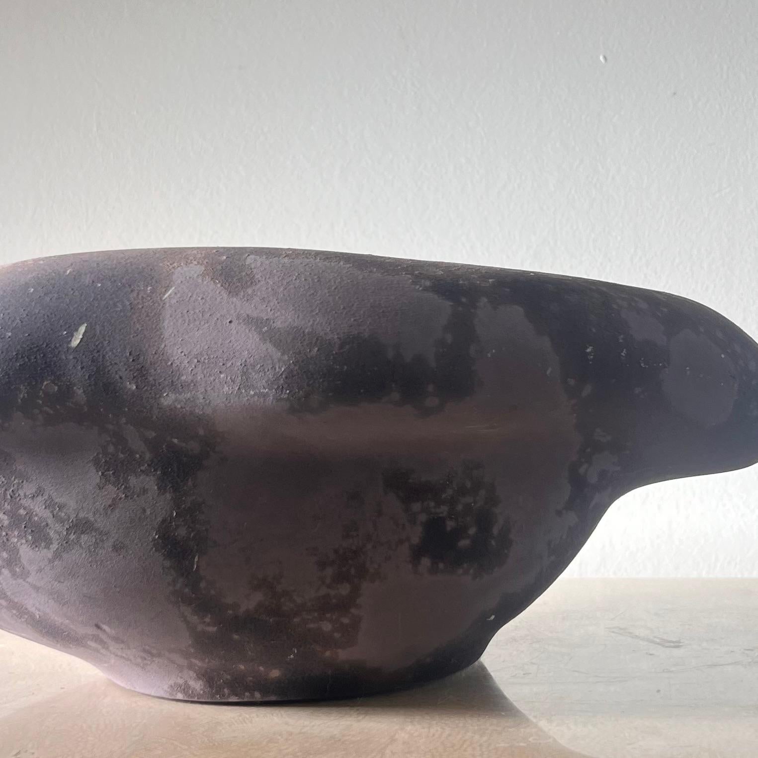 Unique raku ceramic pottery by Tony Evans in lavender, signed, 21st century  For Sale 9
