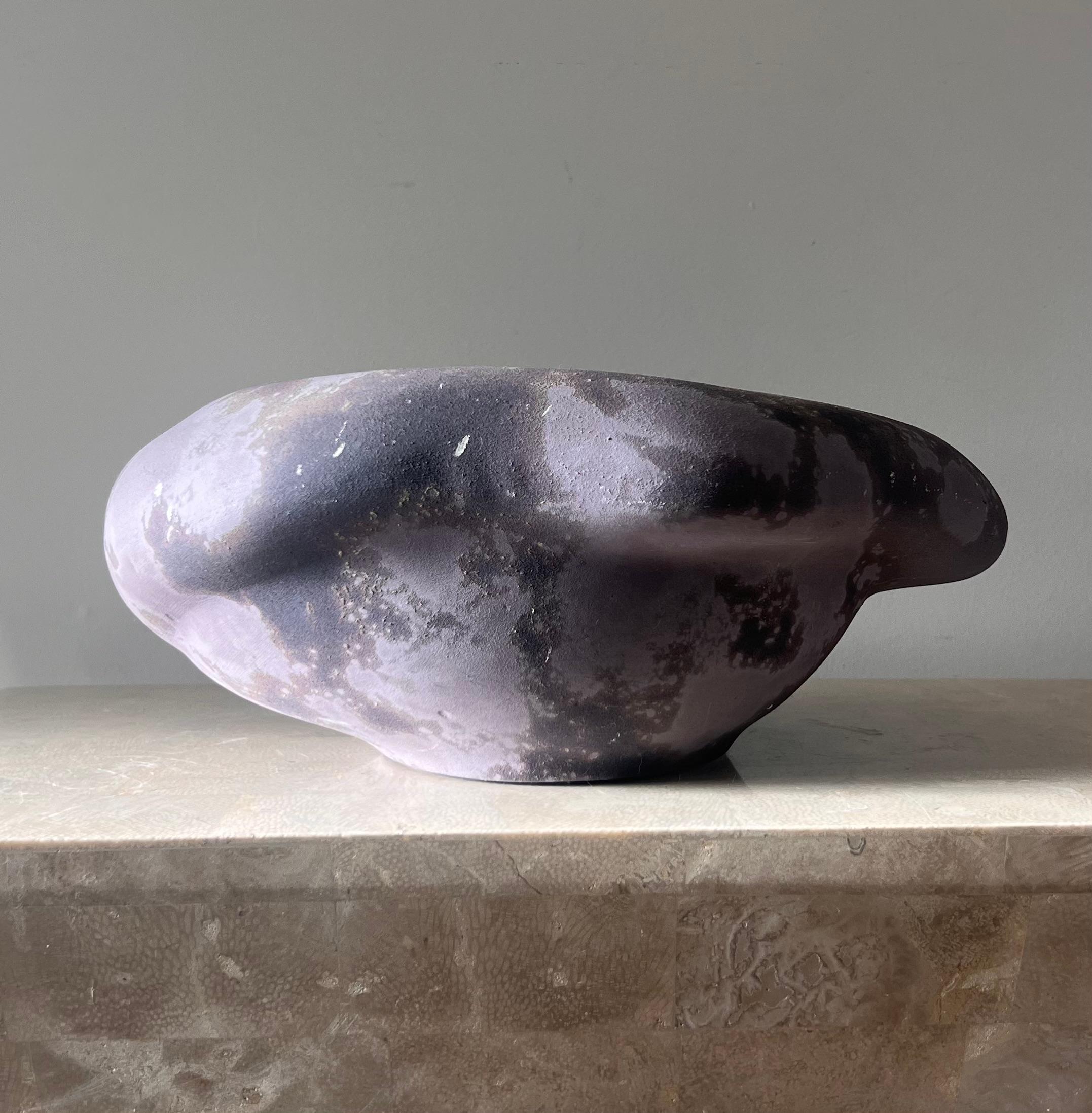 Unique raku ceramic pottery by Tony Evans in lavender, signed, 21st century  For Sale 10