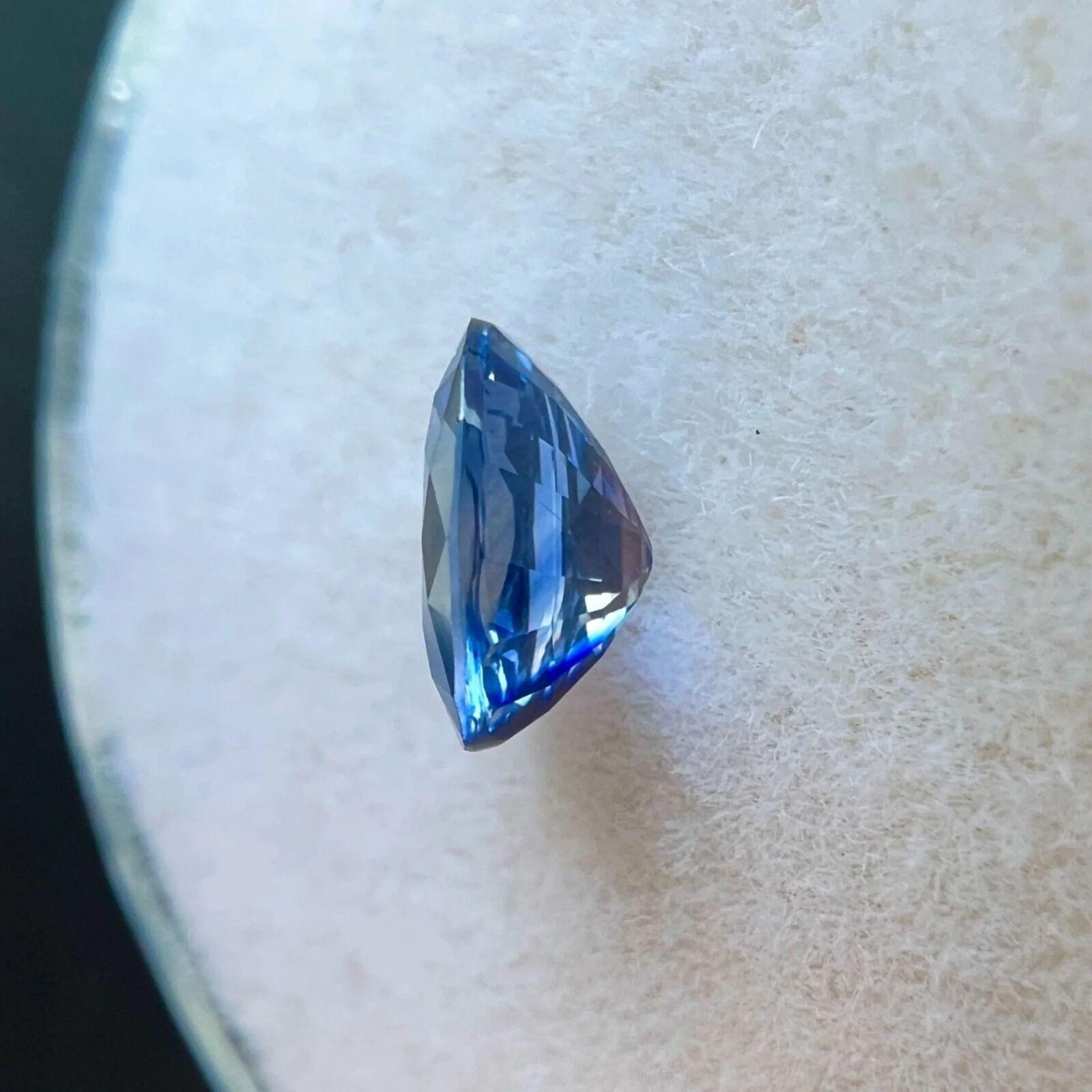 Einzigartiger seltener blauer, lila Ceylon-Saphir 0,81 Karat, Ovalschliff, Blau, selten, VS im Angebot 4