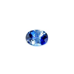 Saphir de Ceylan bleu violet taille ovale rare et unique 0,81 carat