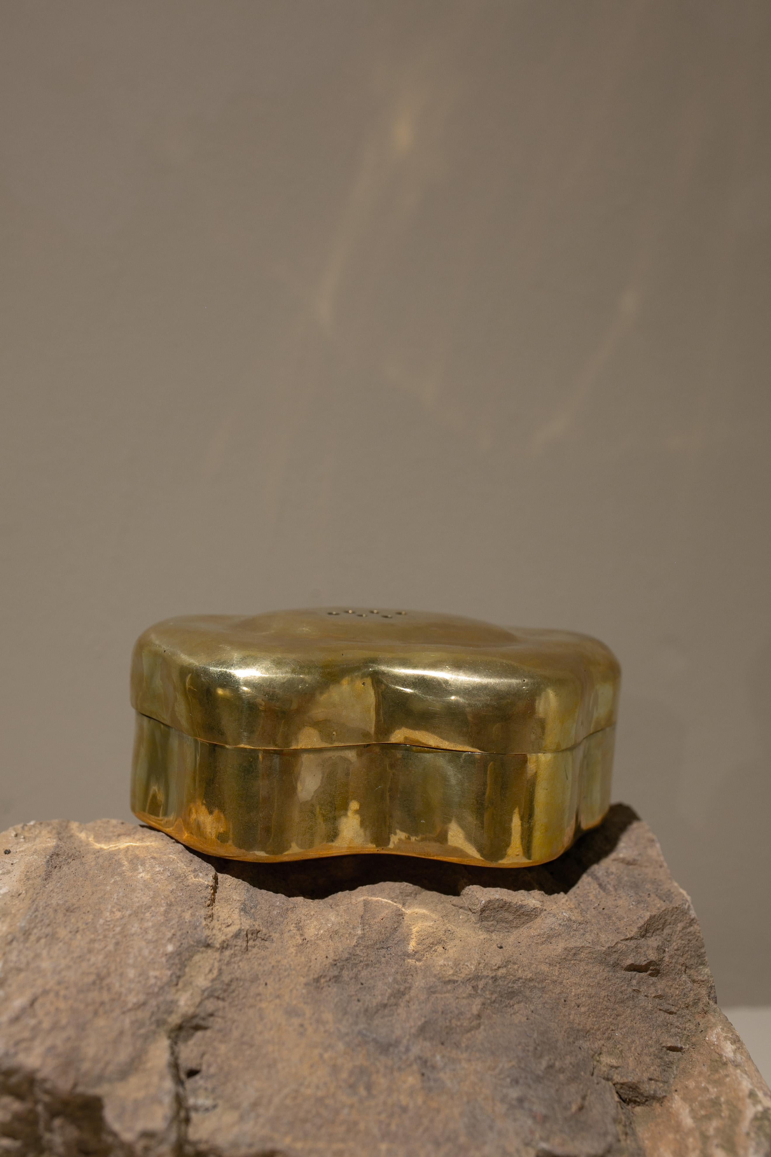 Unique Recycled Brass Incense Burner by Newblue
Dimensions: D 11 x W 16 x H 6 cm
Materials: Reclaimed Brass sheets.

Reminiscing the movement of materials, skills, smoke, and time in the bell metal craft workshops of Odisha, this object explores
