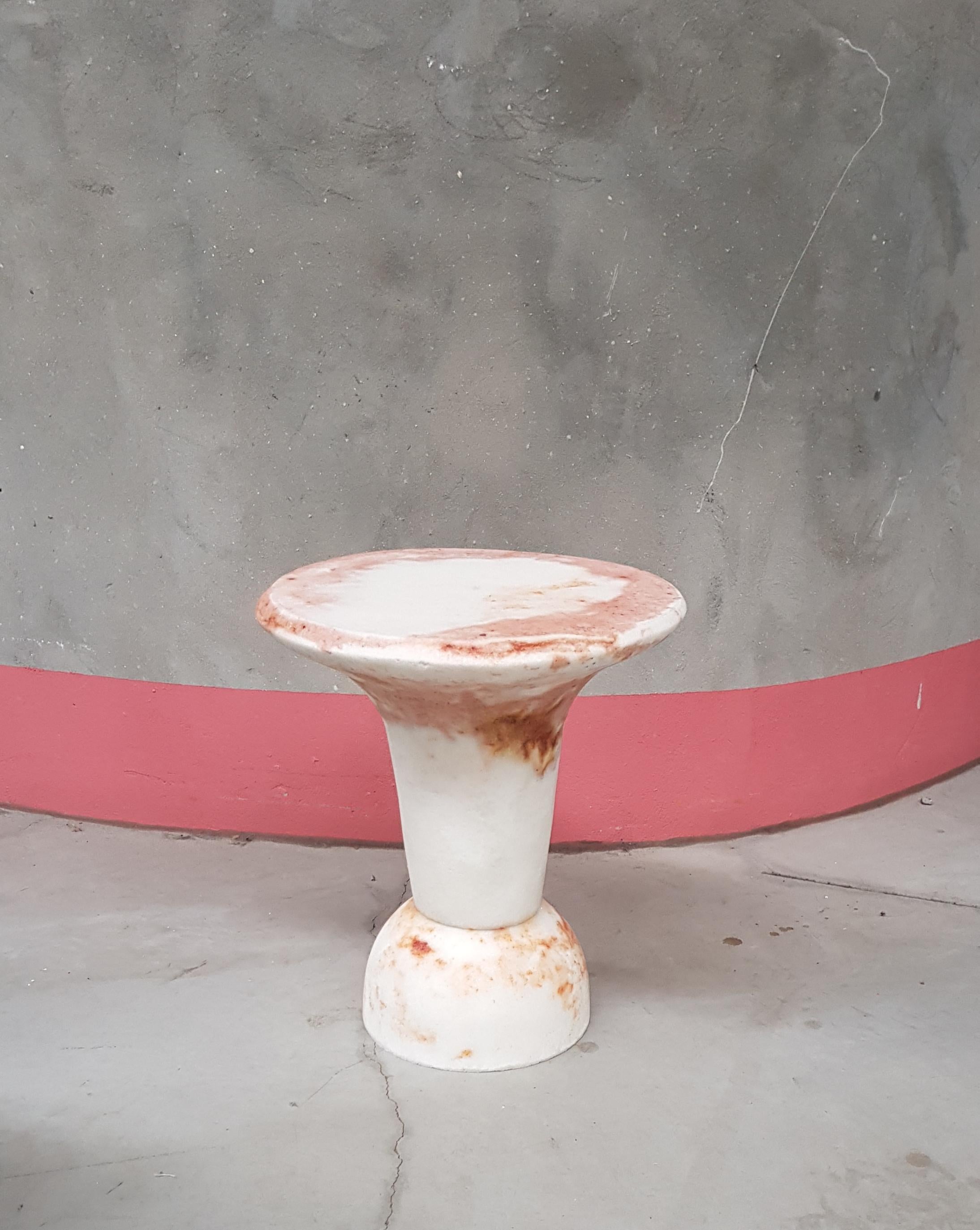 Einzigartige rot marmorierte Salze Guéridon, Roxane Lahidji (Zusammensetzung) im Angebot
