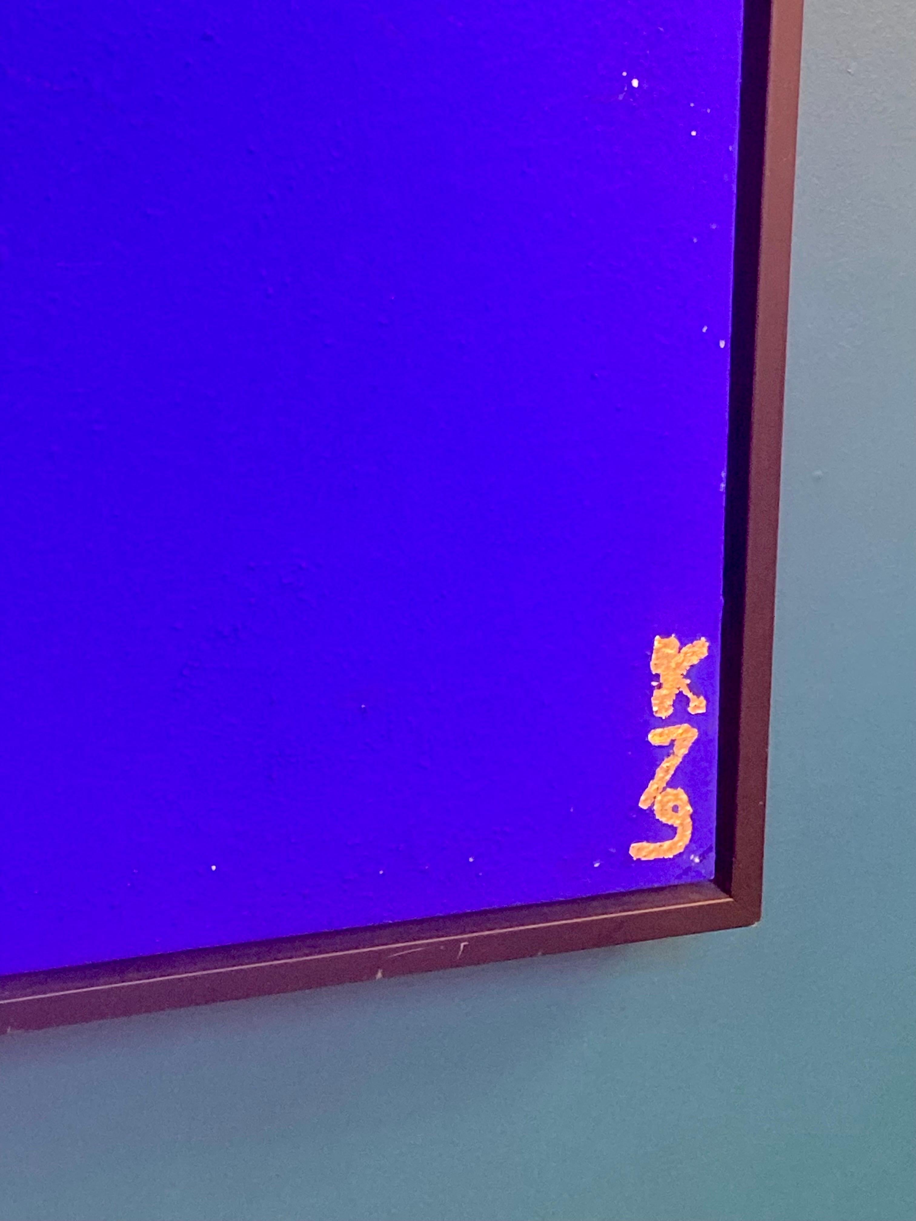 Einzigartige Relief Gold Blatt Blume auf großen blauen Klein Hintergrund abstrakte Malerei (20. Jahrhundert) im Angebot