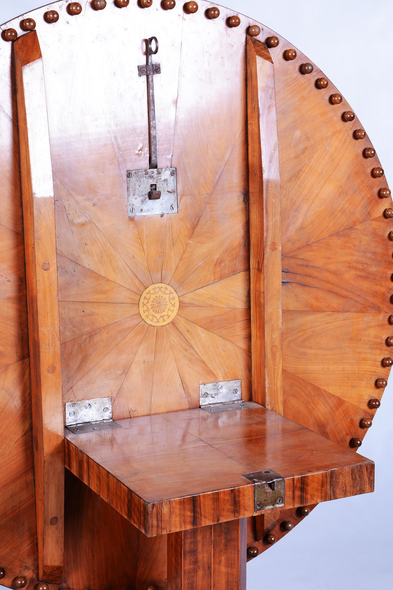 Unique Restored Austrian Biedermeier Walnut Folding Round Dining Table, 1820s 5